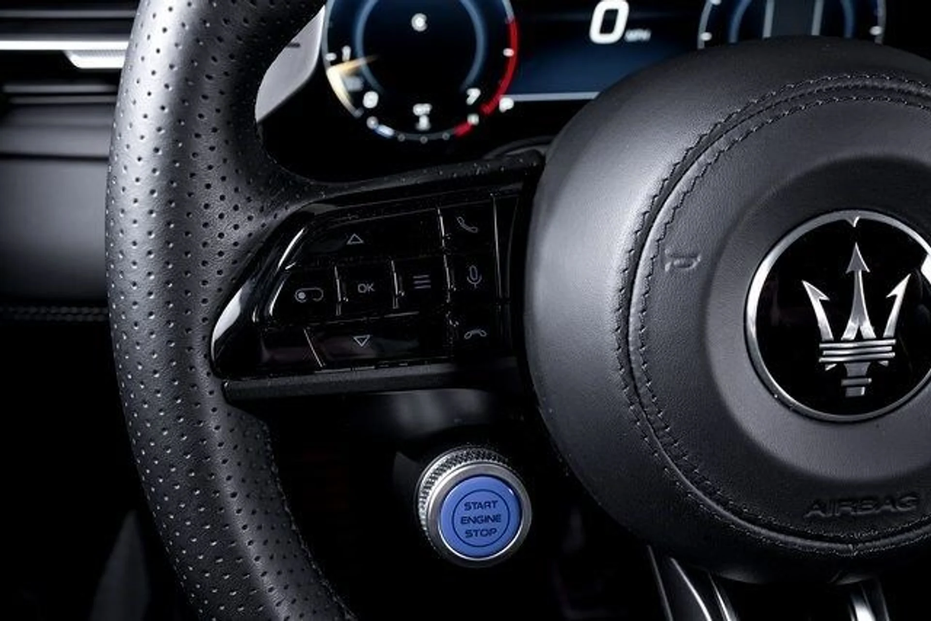 mph037_2114155618_45e98b1669b1ebb1b83c712a213d1c4cx_44076e4542