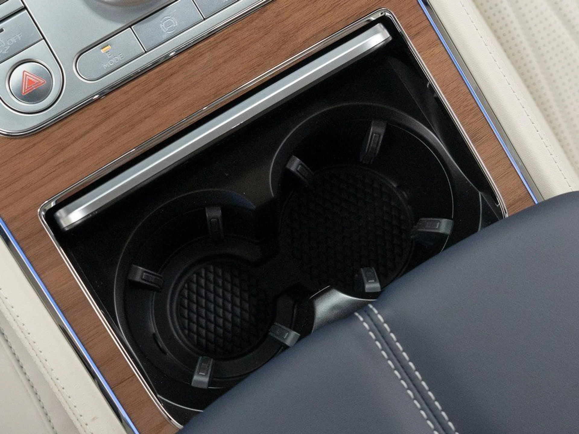 mph037_2123049737_b359f6c6762fd658c19e16a7c7df9d1d_3814dda0ce