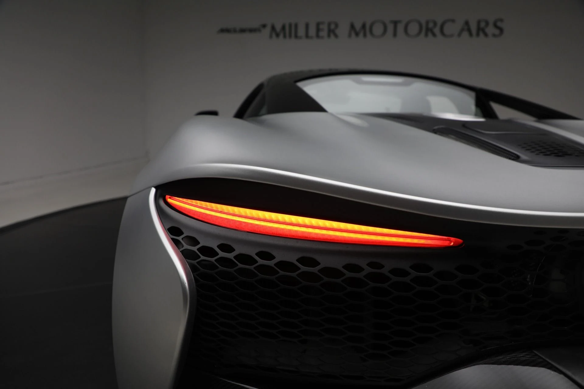 mph037_2135761339_Used_2023_Mc_Laren_Artura_Vision_01ed06cffe