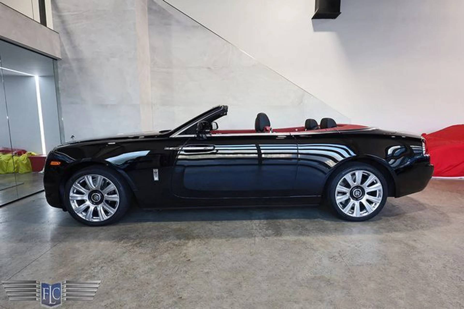 mph037_2137098253_used_2017_rolls_royce_dawn_convertible_9689_23082501_42_640_9926e10af5