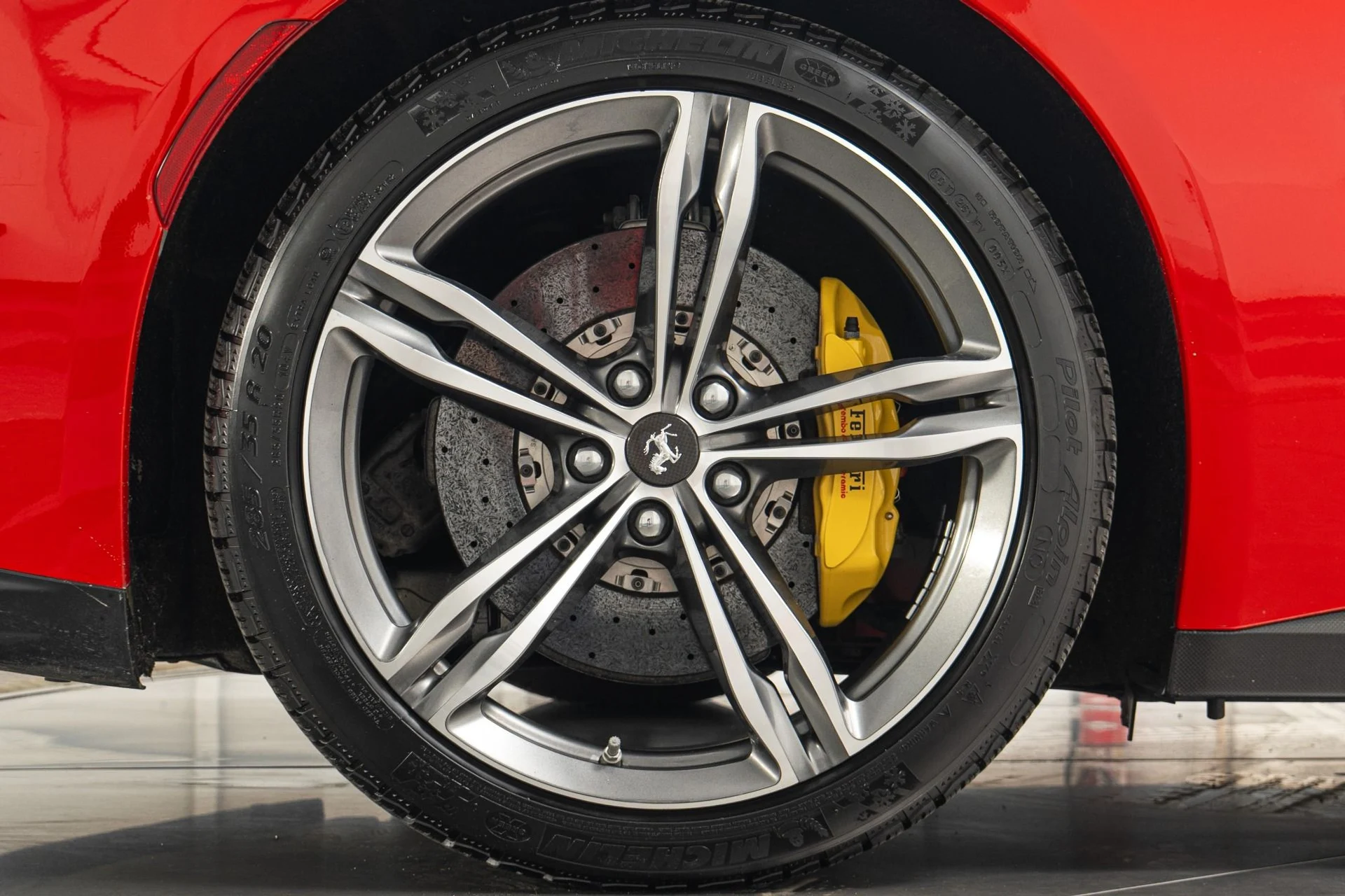 mph037_214474923_Used_2020_Ferrari_GTC_4_Lusso_V12_Power_Passenger_Display_Carbon_Fiber_Interior_Trim_1776369259_3fb2139393