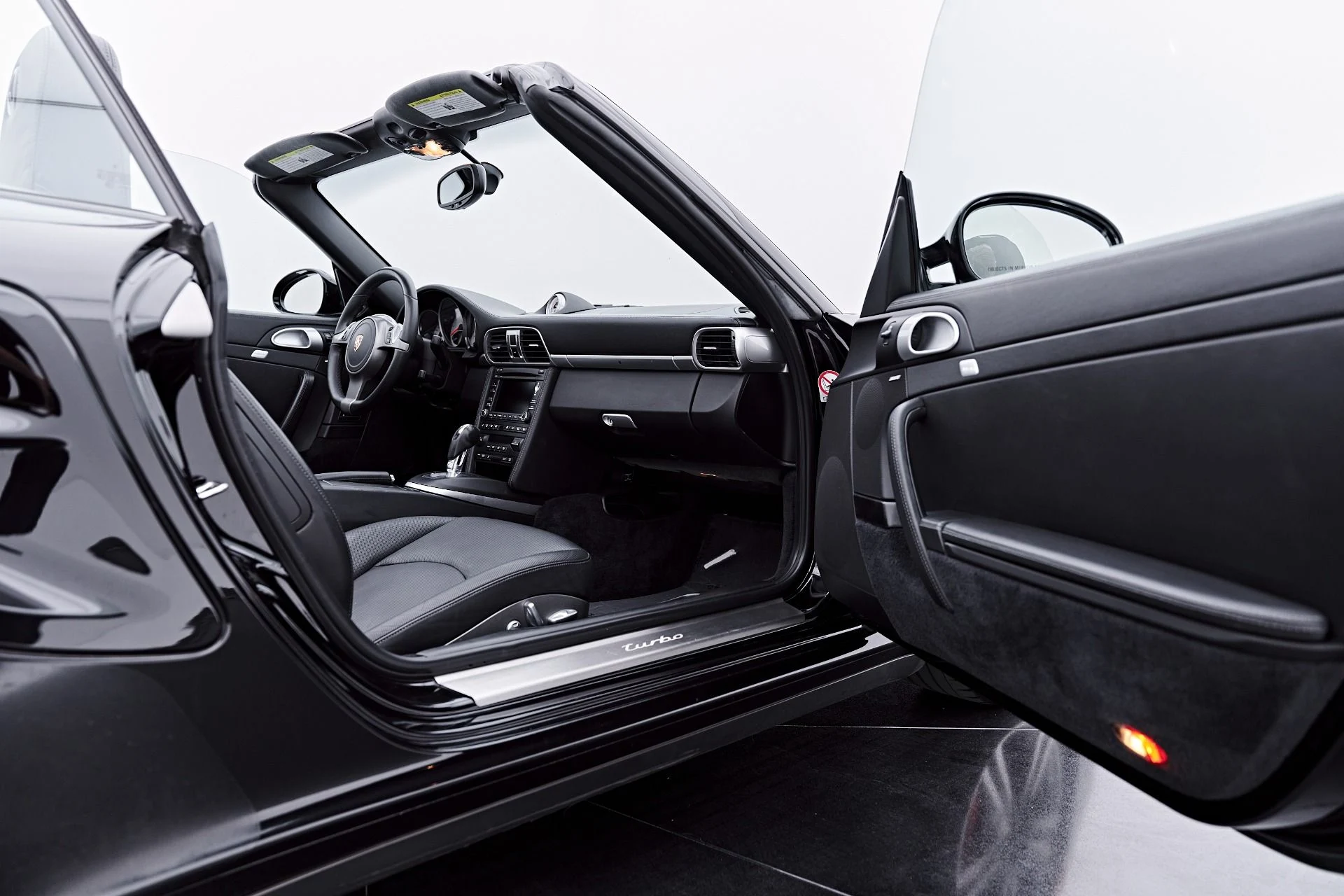 mph037_2147758121_Used_2010_Porsche_911_Turbo_1785431155_c4b97568df