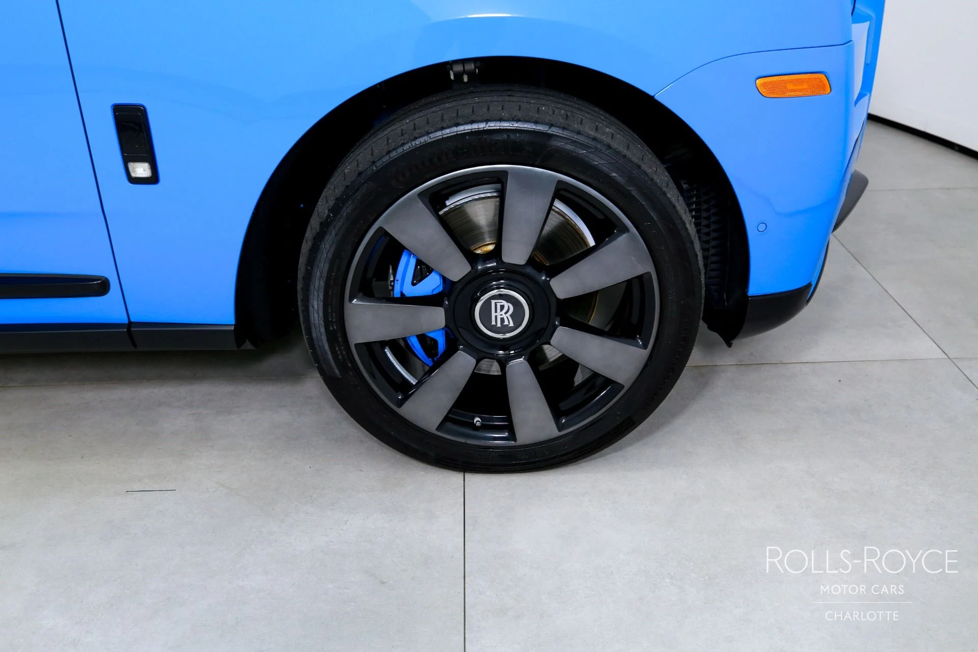 mph037_2153174628_Used_2023_Rolls_Royce_Cullinan_1771369577_fd51e2695d