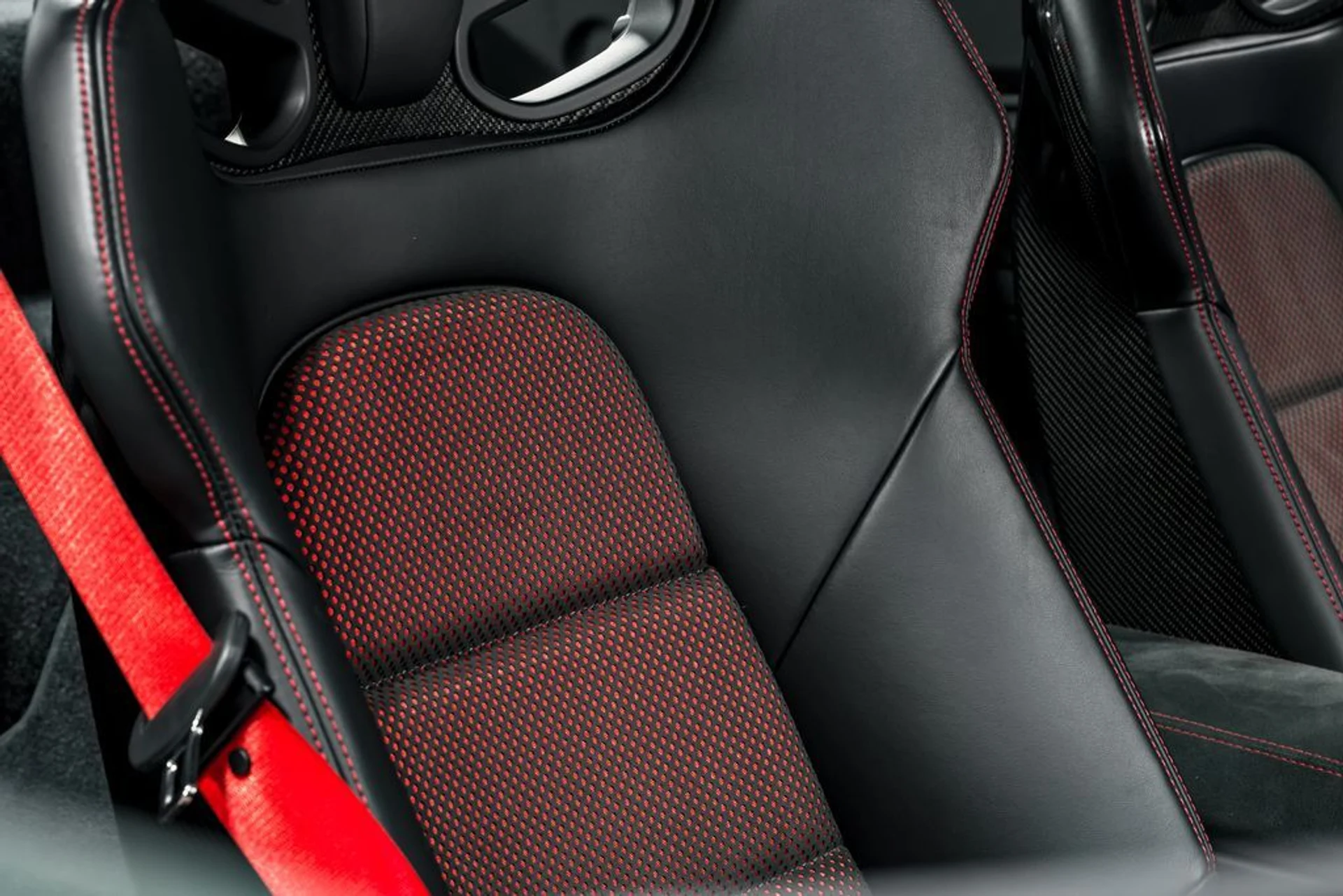 mph037_2154220411_21756d03b6977128843f3989d47d2f41x_b94700b4be