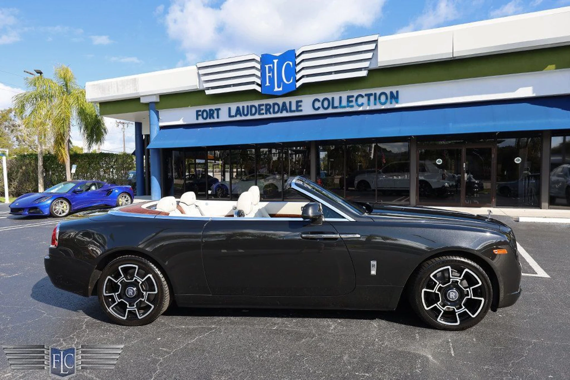 mph037_2156477811_used_2017_rolls_royce_dawn_convertible_6305_22967978_38_1024_ac4b470c49