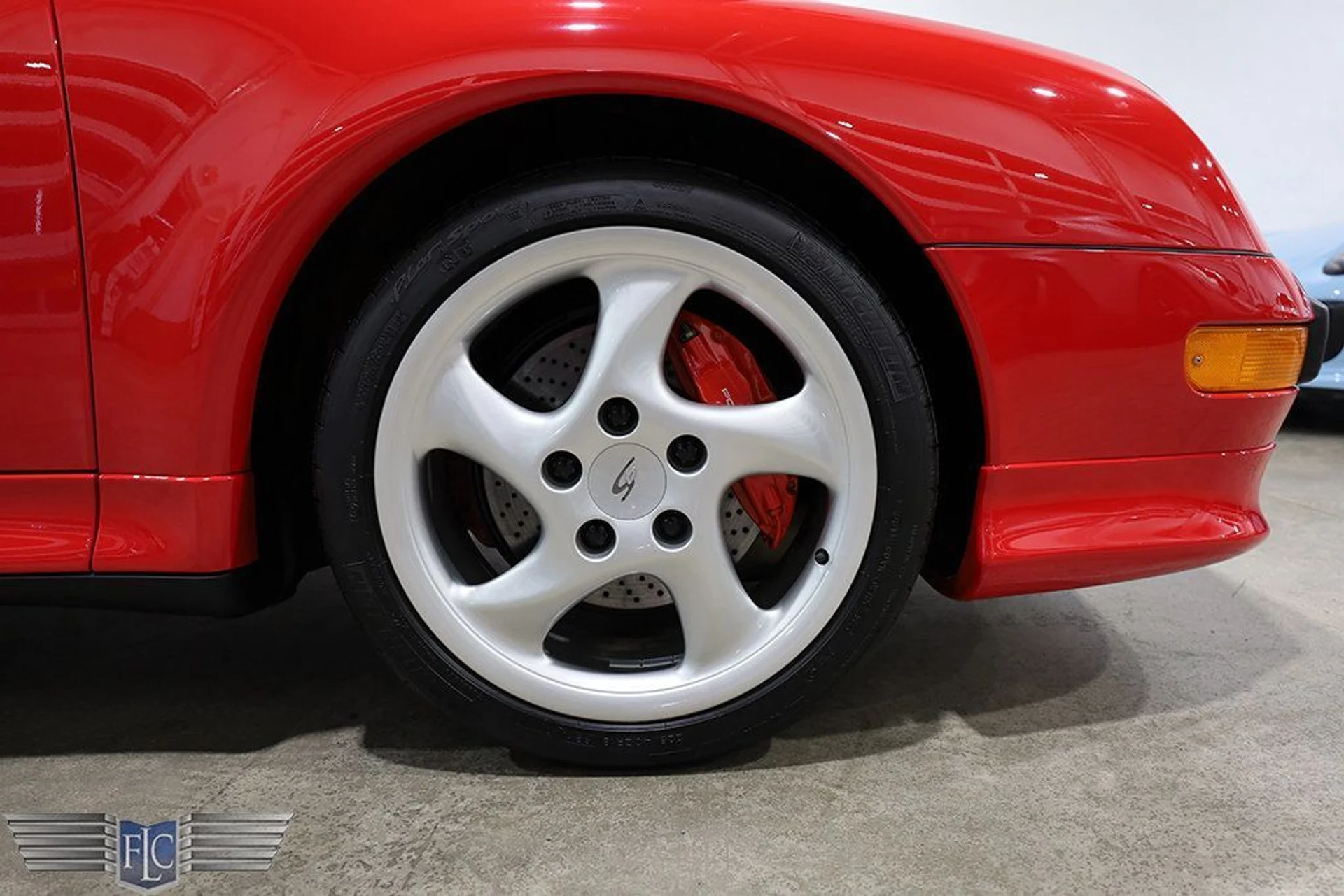 mph037_2165243126_used_1997_porsche_911_carrera_4s_2drcoupecarrera4s_9689_23009032_38_1024_64ba398c99