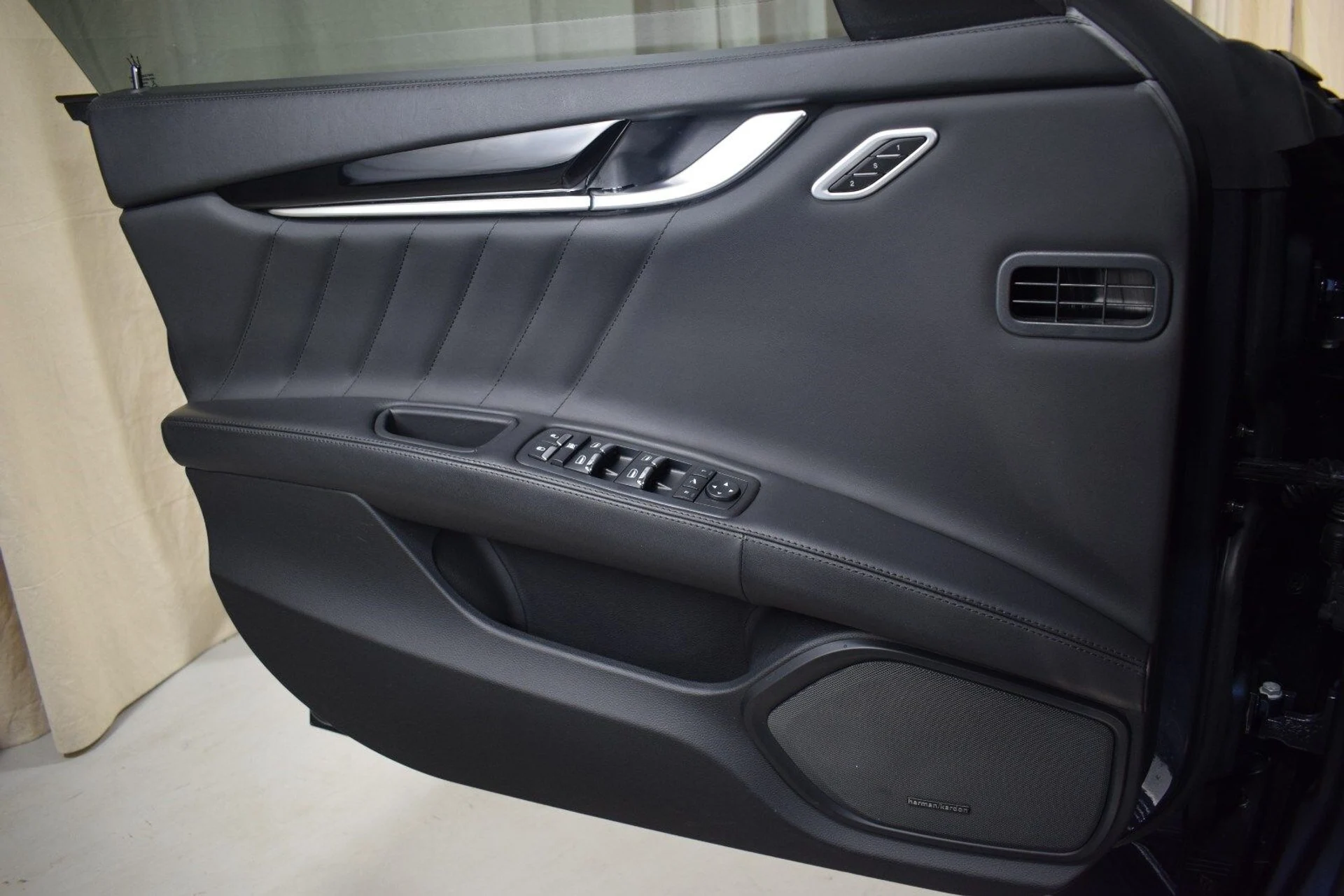 mph037_2172595864_8b5cf245450fe7bc4777f2365a769880x_dd8f8d80ec