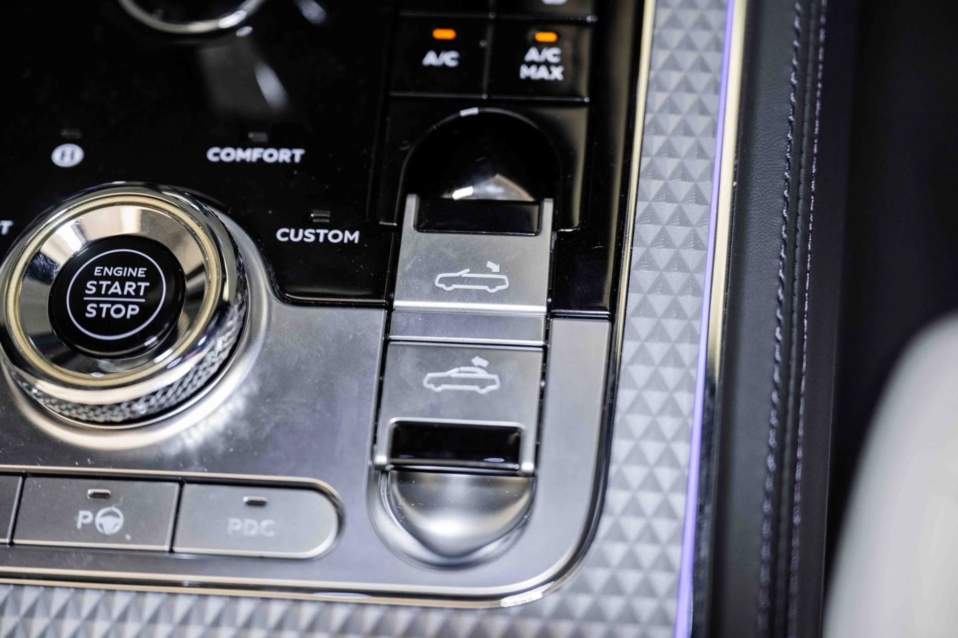 mph037_2173558589_Used_2024_Bentley_Continental_GTC_Mulliner_W12_1718978175_287e6d95bd