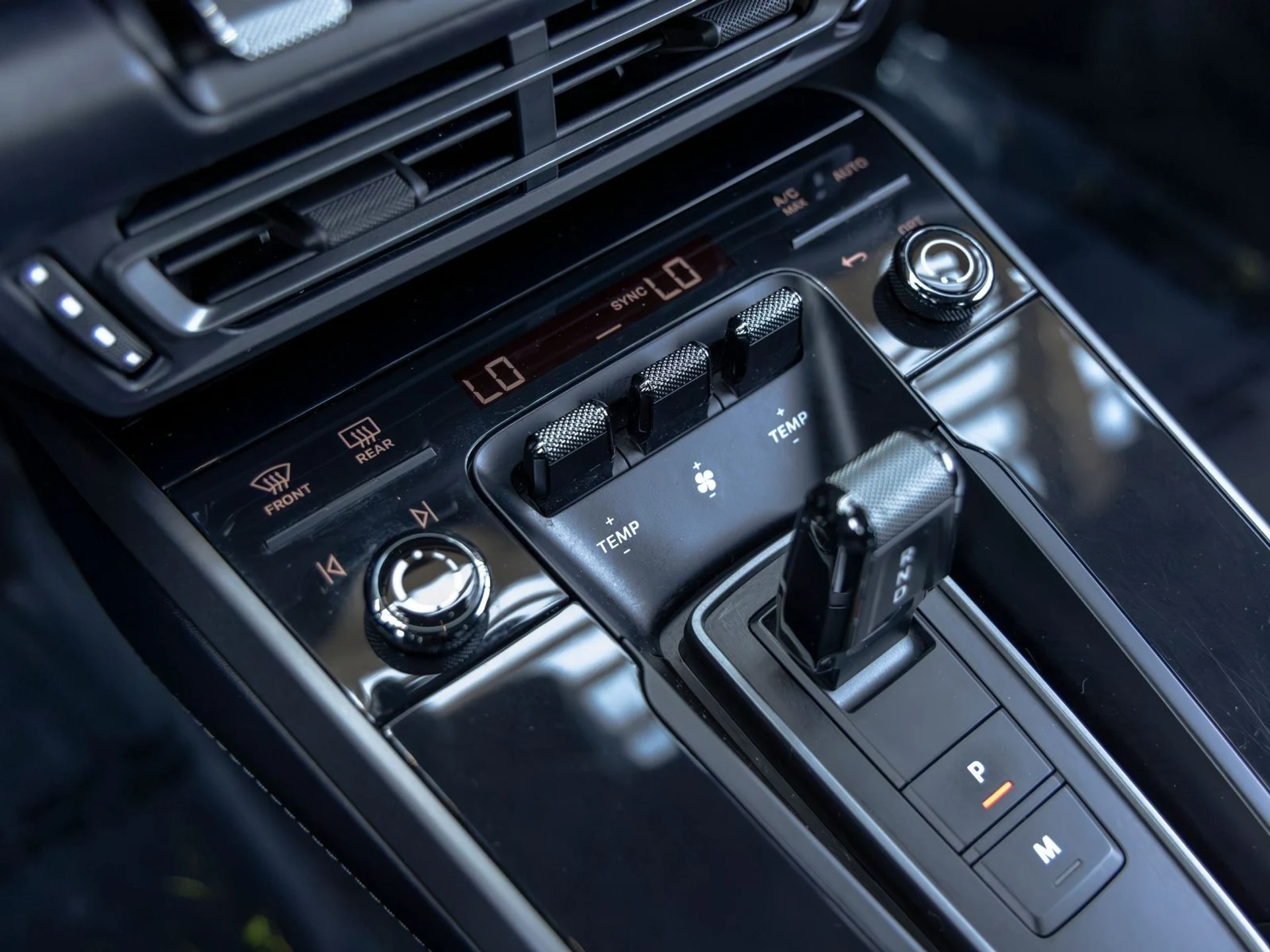 mph037_2202919563_38_ef099990b0