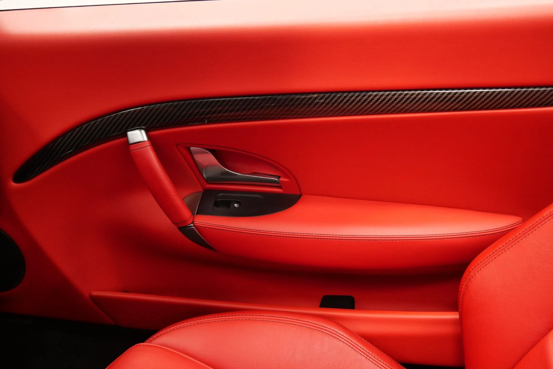 mph037_2211383402_Used_2019_Maserati_Gran_Turismo_Convertible_Sport_Rare_Color_Carbon_Fiber_Interior_Trim_1773689122_3a57409bc8