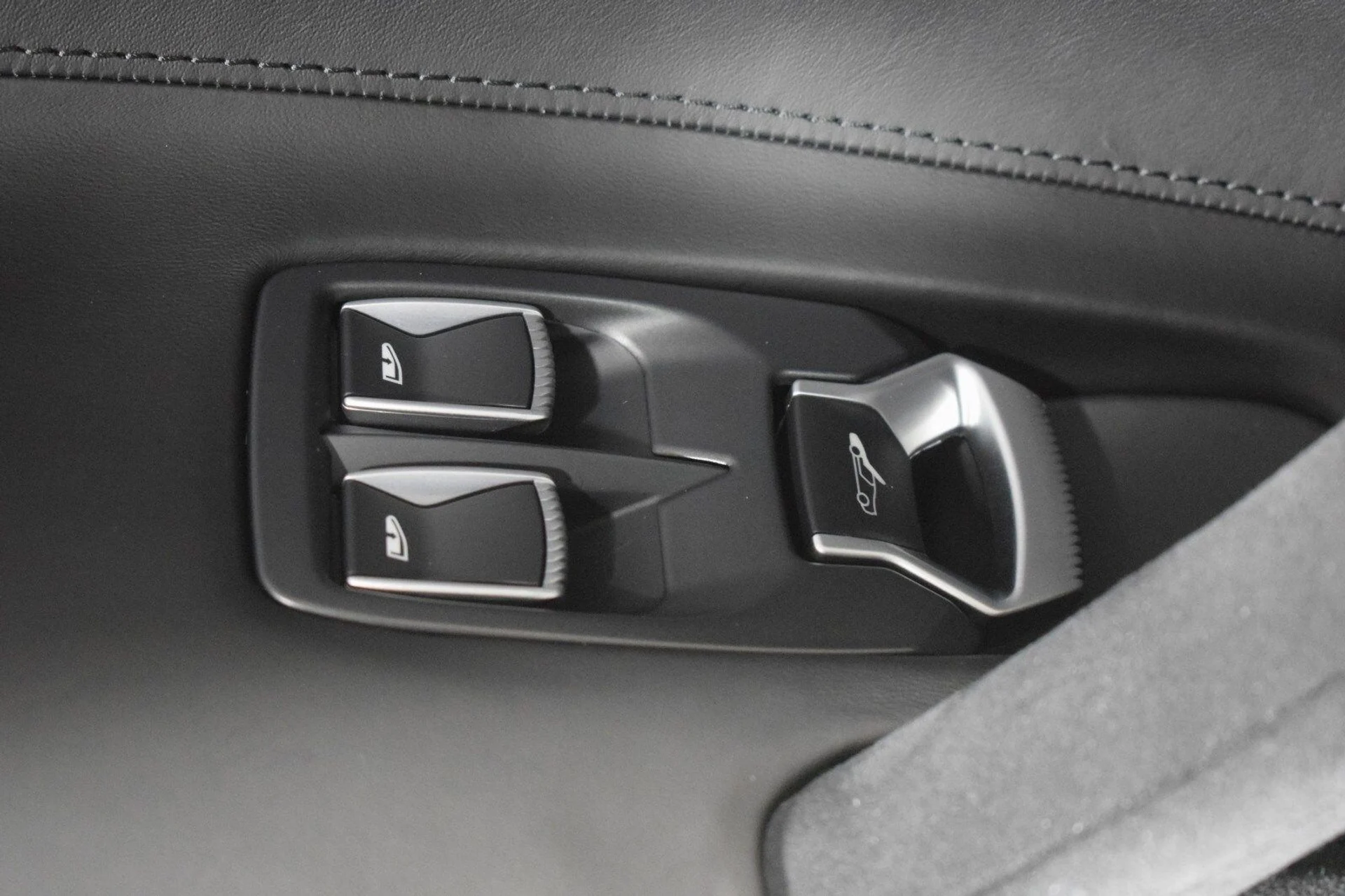 mph037_2213931570_4e7ec82df5fa9afa94d8720025aebb0cx_0befff9a86