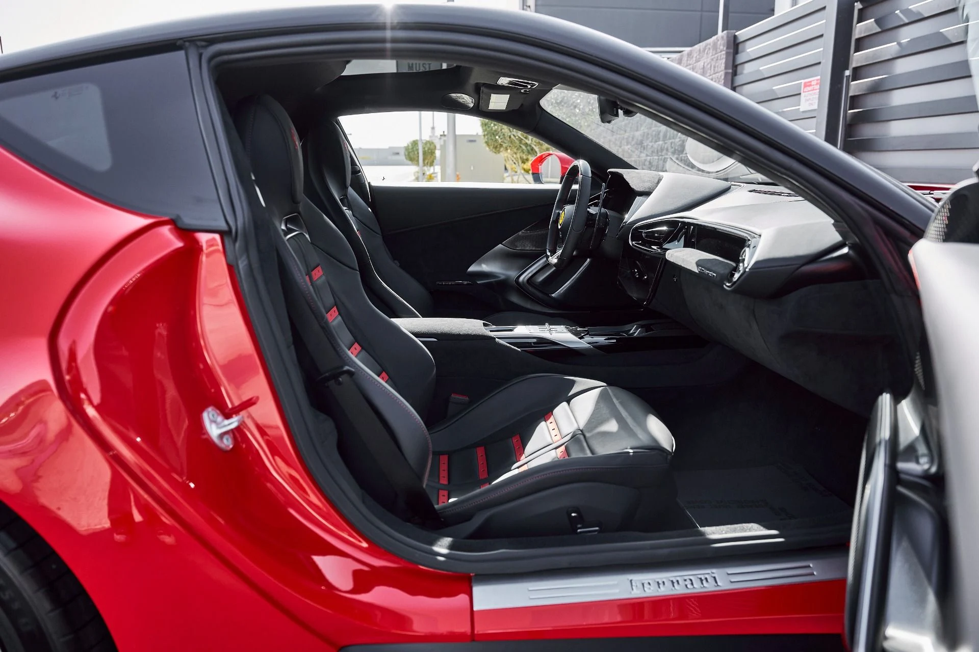 mph037_2215249172_Used_2025_Ferrari_12_Cilindri_1769824813_b8ad9780c0