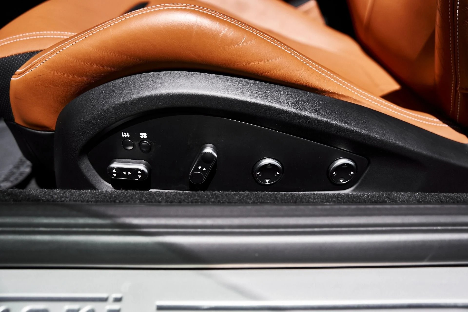 mph037_2218685730_Used_2018_Ferrari_GTC_4_Lusso_V12_1775612052_551a5c3a92