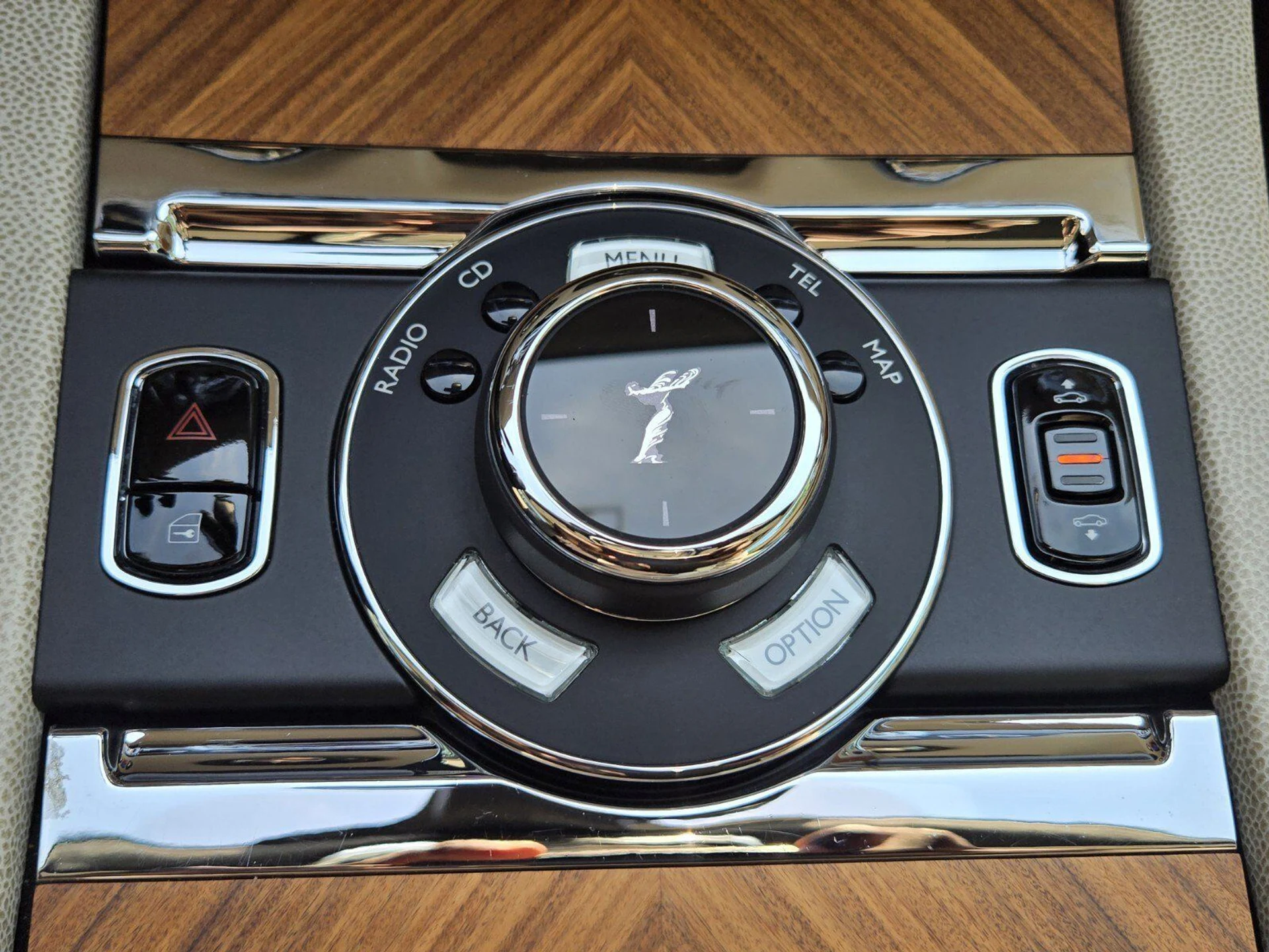 mph037_2222885673_3348352ce1bb368d4e3d10b07a7af89fx_36b9304884