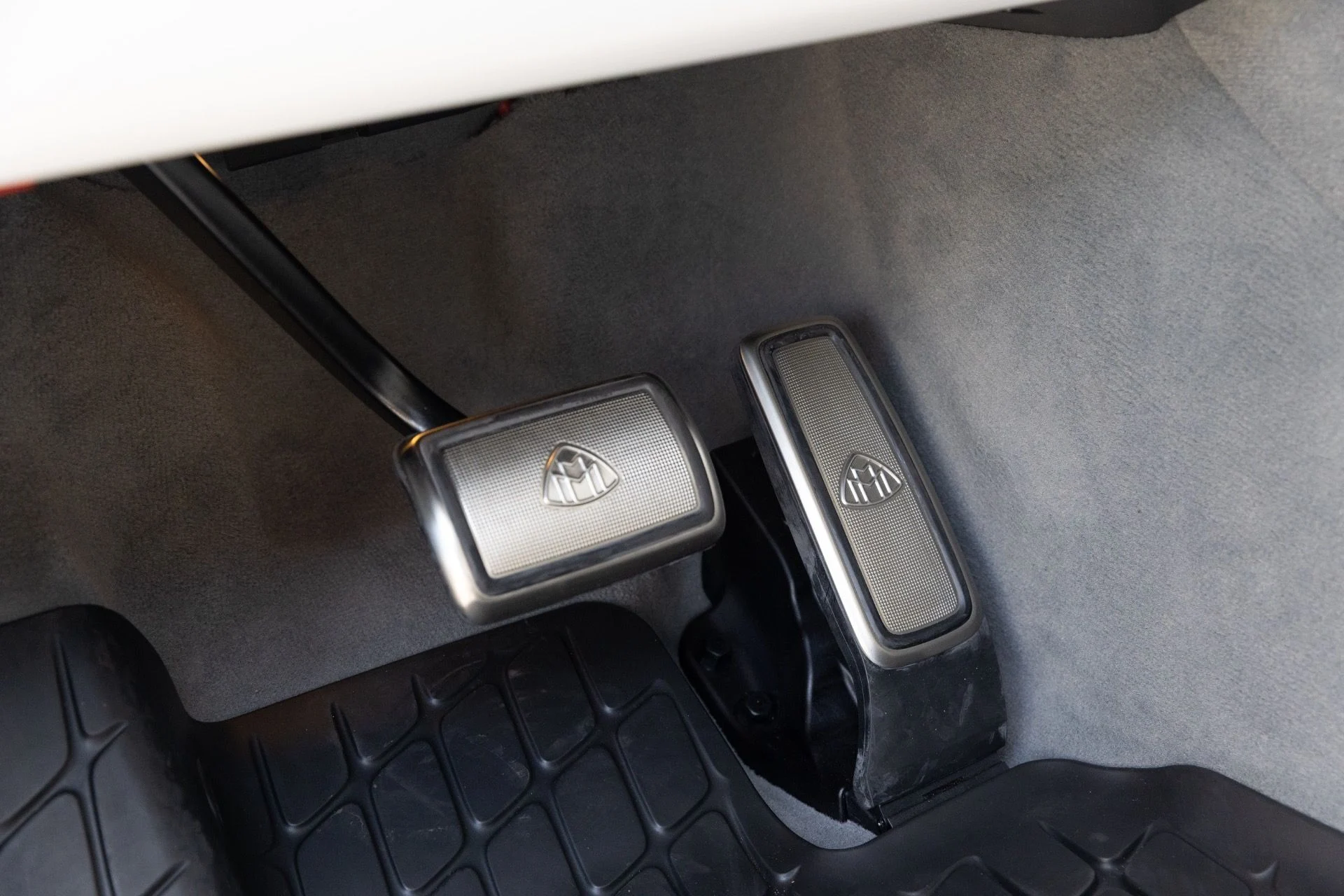mph037_2239012968_Used_2023_Mercedes_Benz_GLS_Mercedes_Maybach_GLS_600_4_MATIC_1745963964_1a47979360