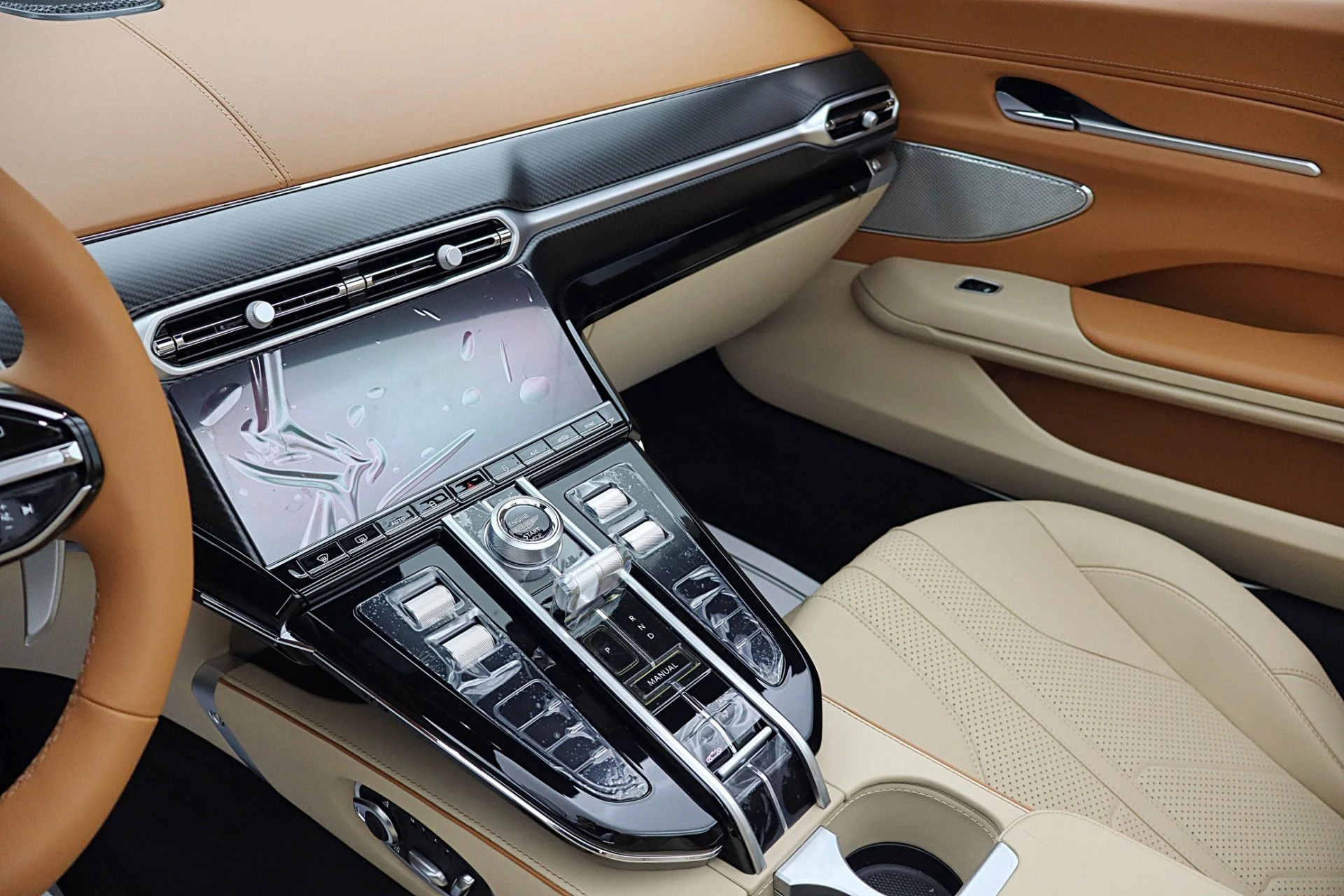 mph037_2248123015_New_2026_Aston_Martin_Vantage_Roadster_99a7ba2bef