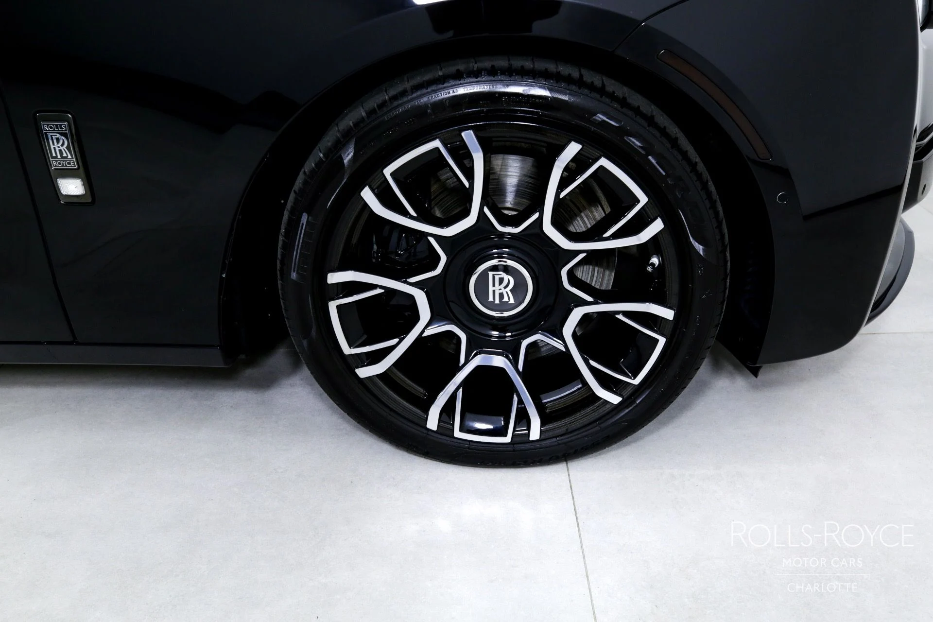 mph037_2249866225_Used_2022_Rolls_Royce_Black_Badge_Ghost_1713469379_370790e1c8