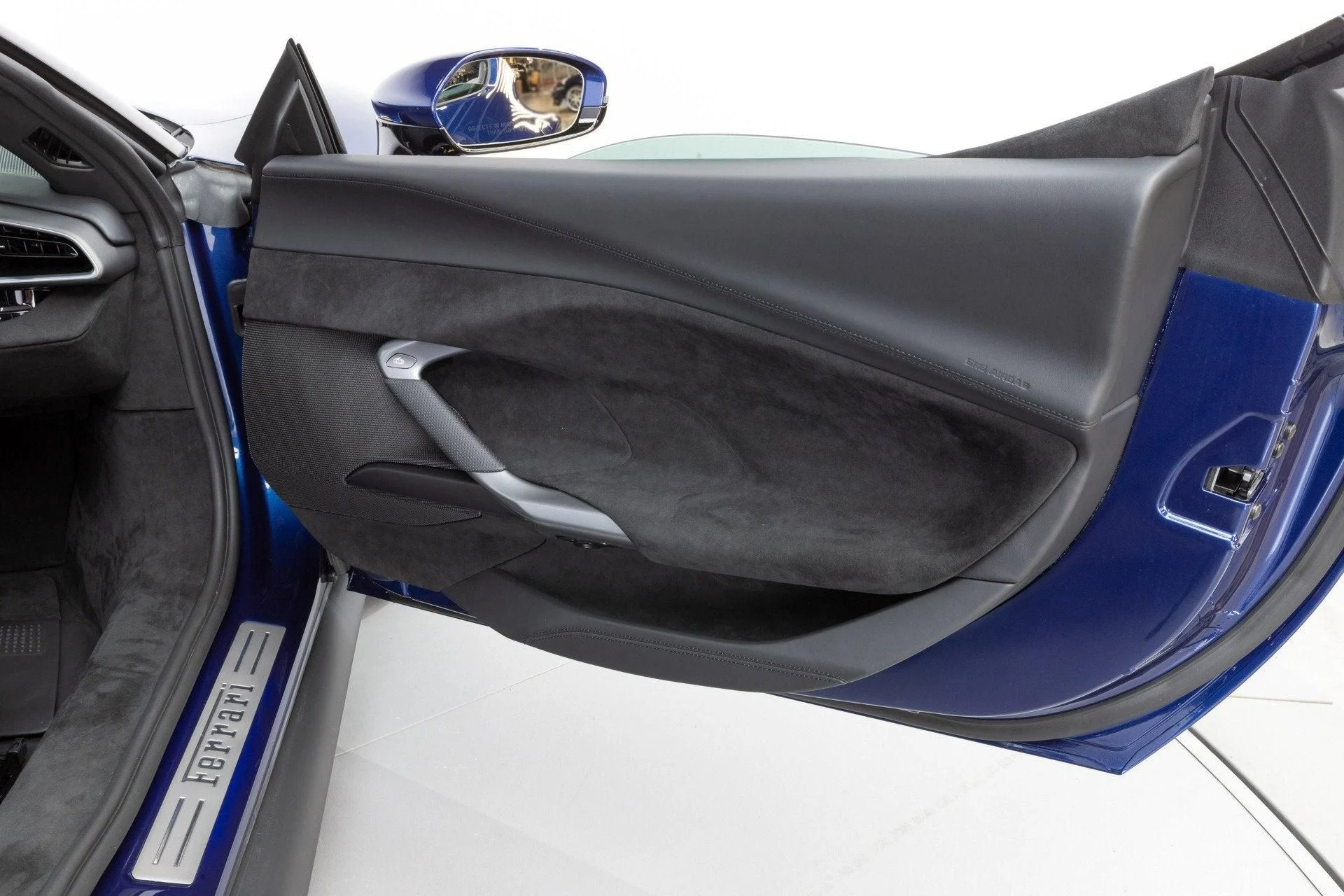 mph037_2257133756_Used_2023_Ferrari_296_GTS_1777368562_0980f3d2b8