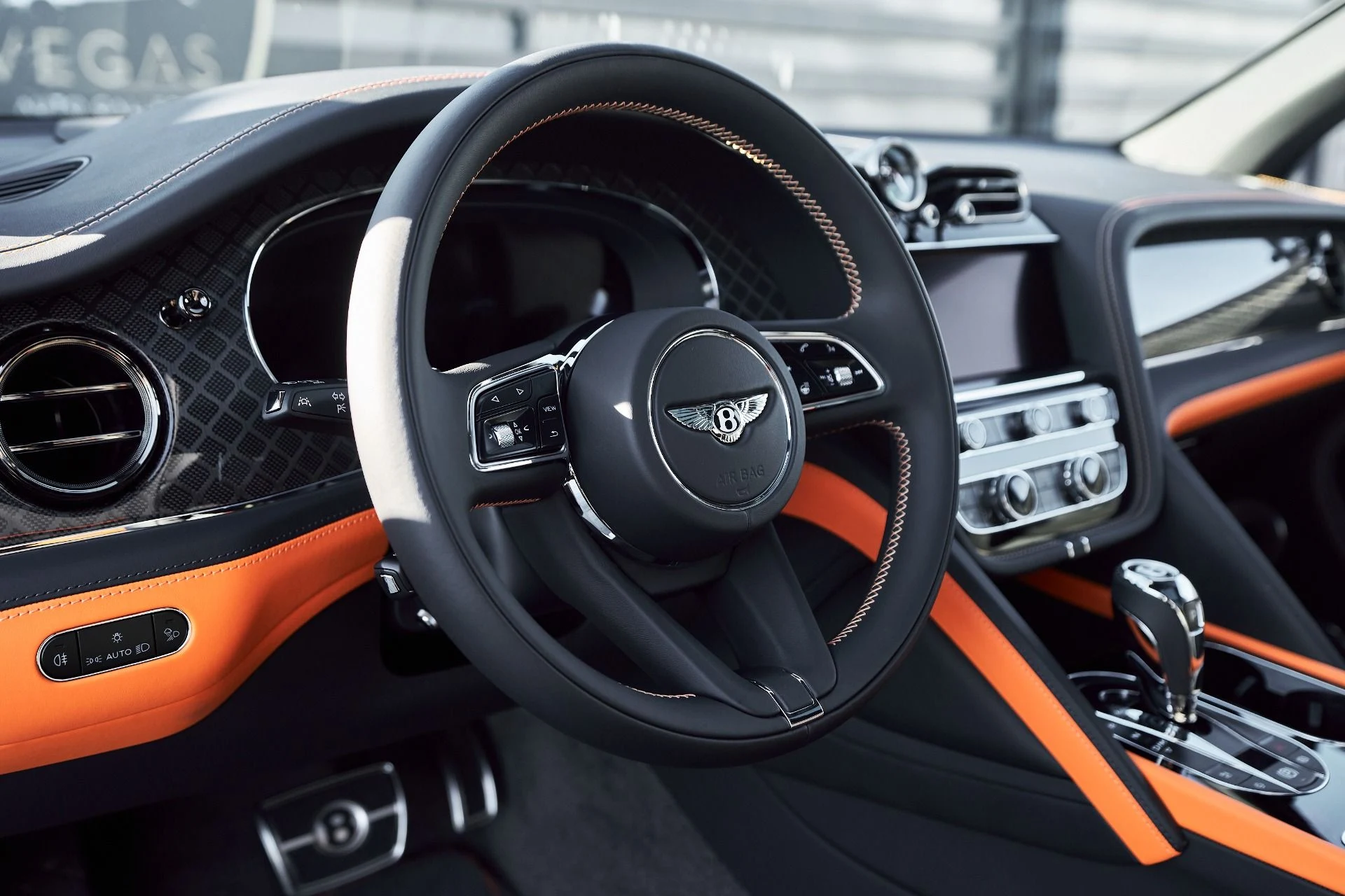 mph037_2257179505_Used_2025_Bentley_Bentayga_S_Black_Edition_1764904200_ee6dd86e97