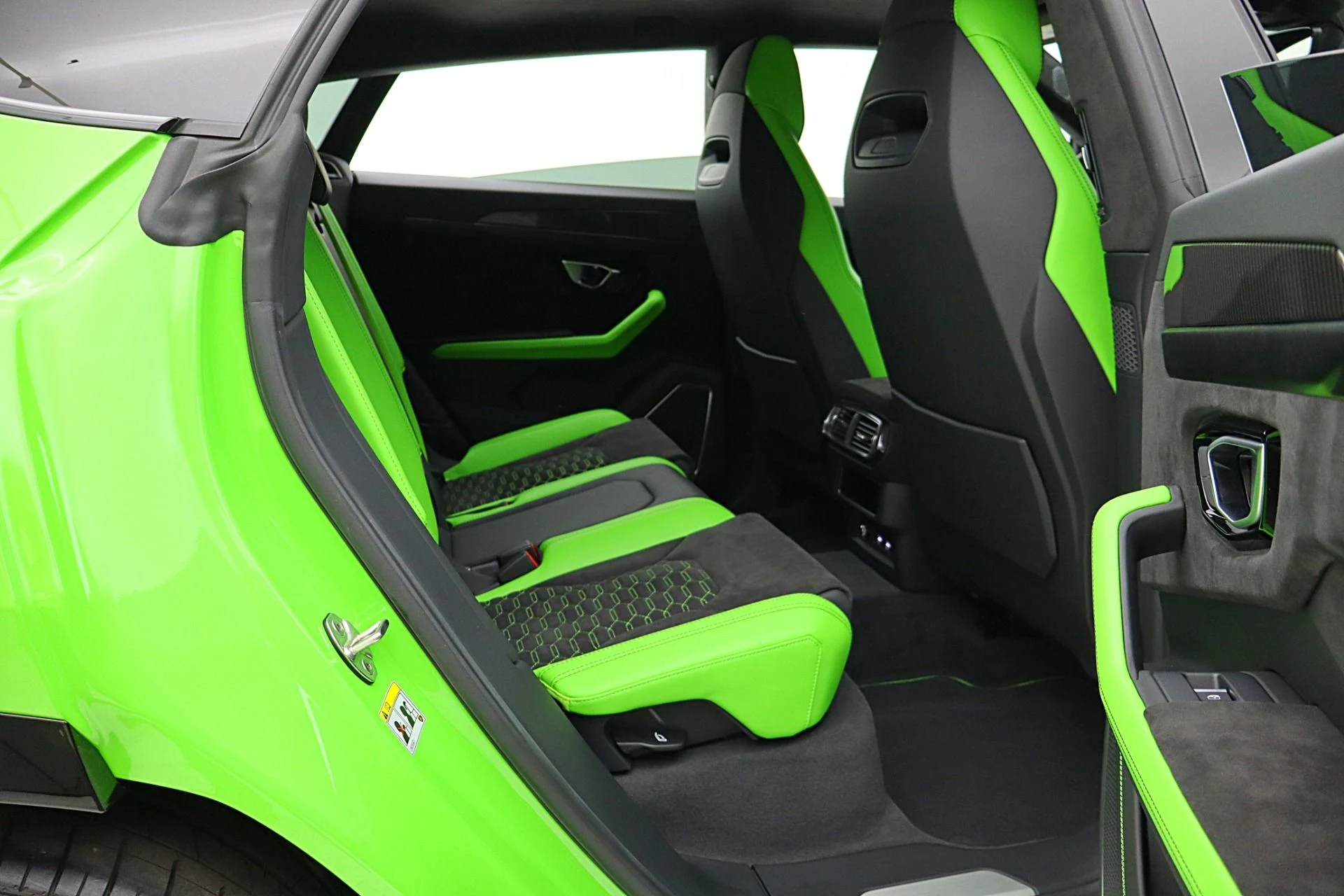 mph037_2262103583_Used_2021_Lamborghini_Urus_SELEZIONE_PRE_OWNED_CERTIFIED_PEARL_CAPSULE_3e63111733