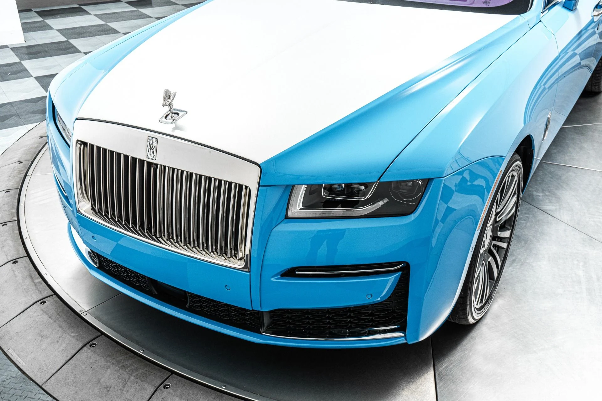 mph037_2265366661_Used_2023_Rolls_Royce_Ghost_Special_Order_Color_Commissioned_Collection_Interior_1789680360_bc93e99777