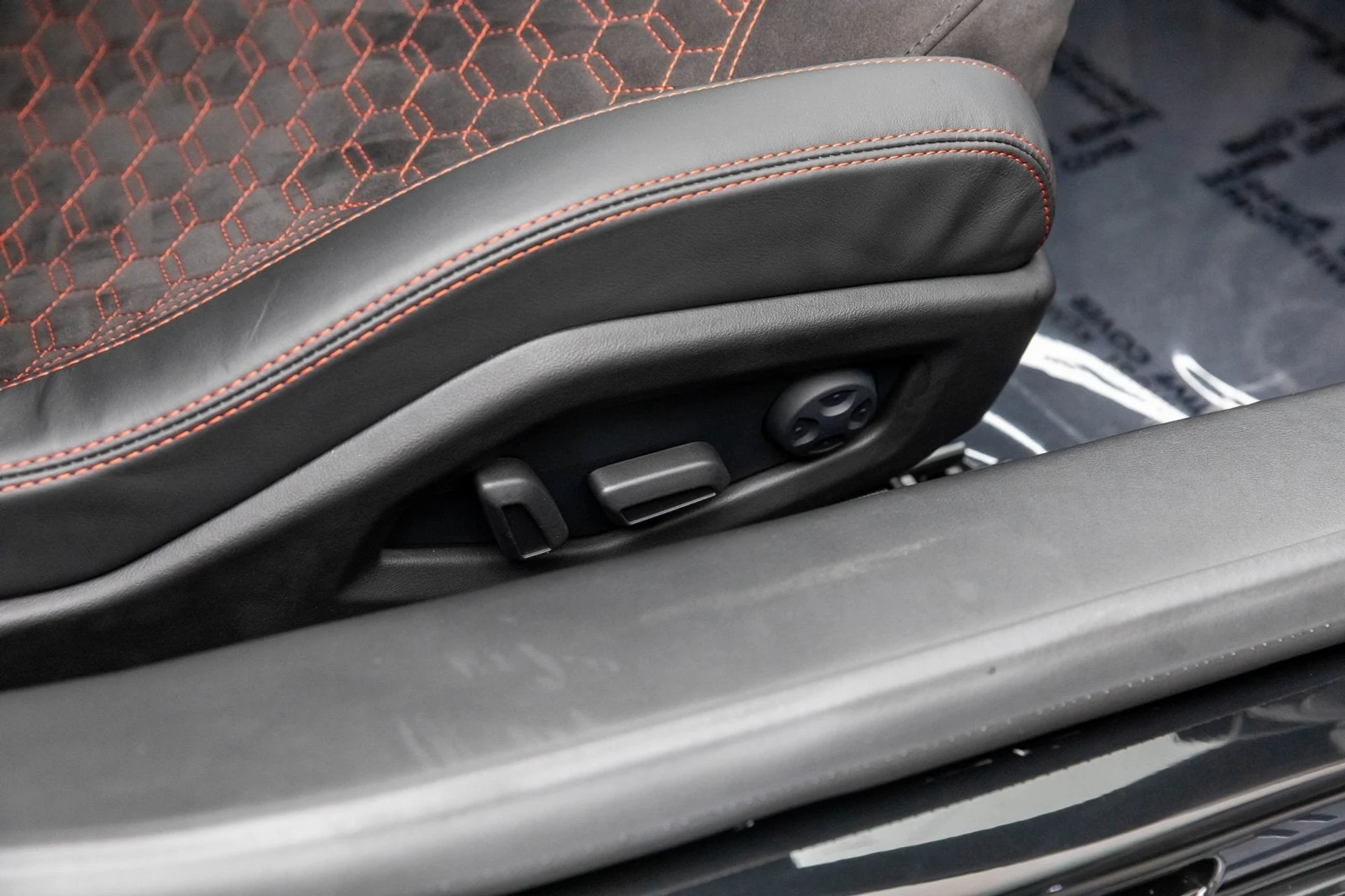 mph037_2269855173_38_10380f31ce