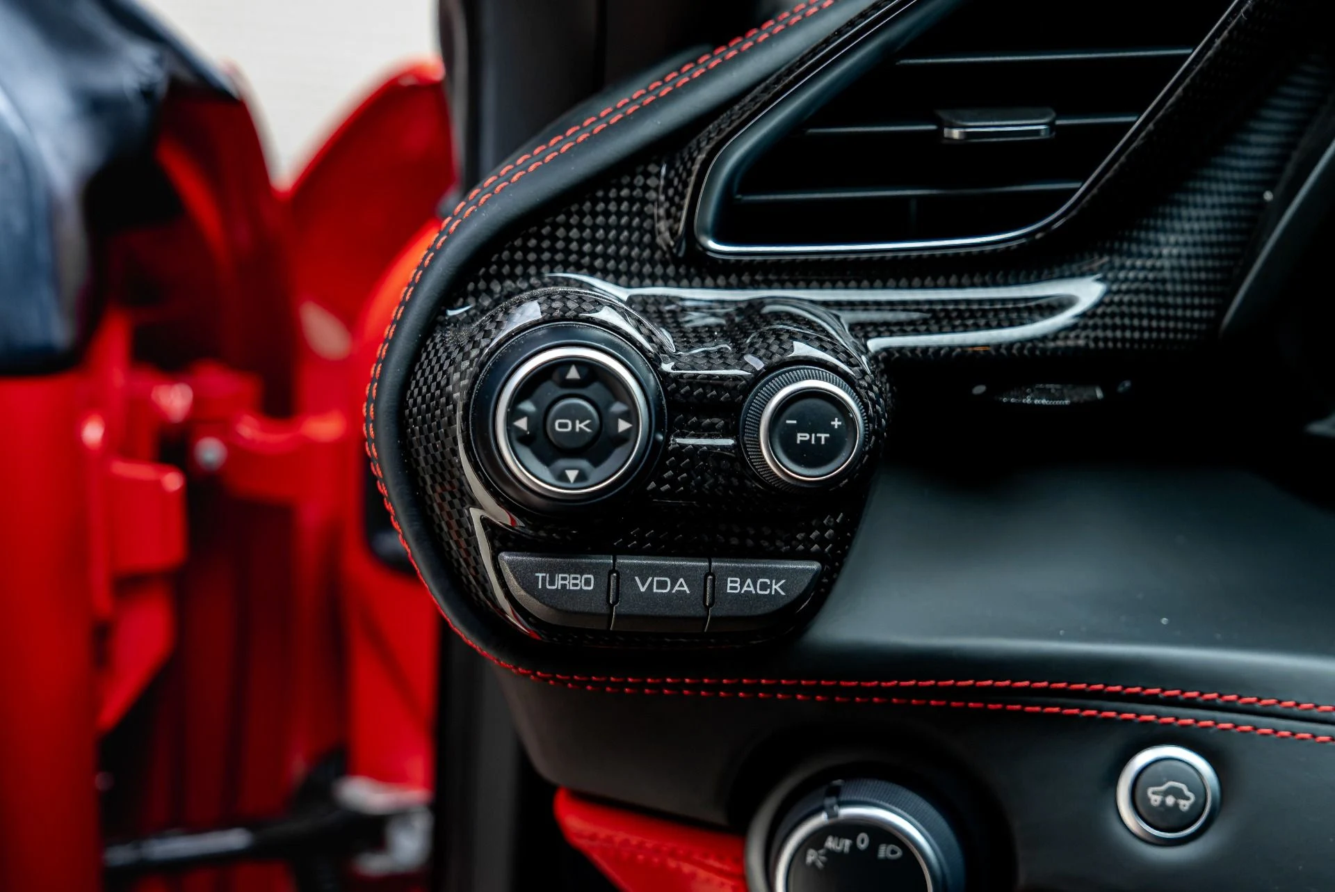 mph037_228562605_Used_2018_Ferrari_488_GTB_1785446219_1c5cef5e4d