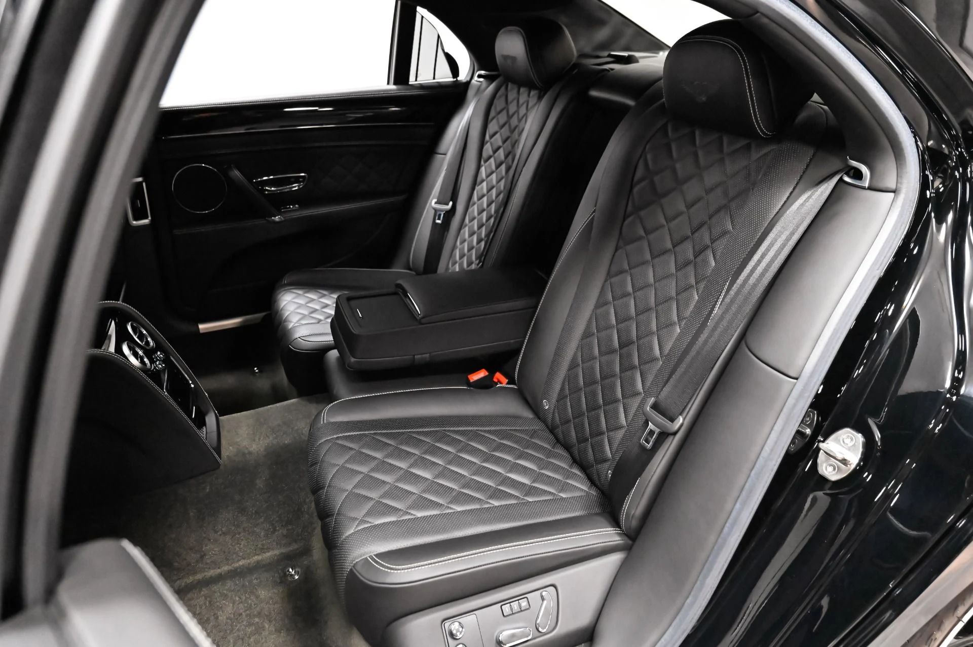 mph037_2291764588_Used_2017_Bentley_Flying_Spur_V8_S_1789414009_10603acaef