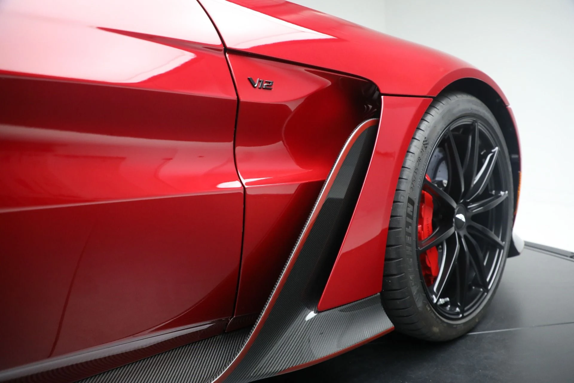 mph037_2293764445_Used_2023_Aston_Martin_Vantage_V12_b6377c3f99