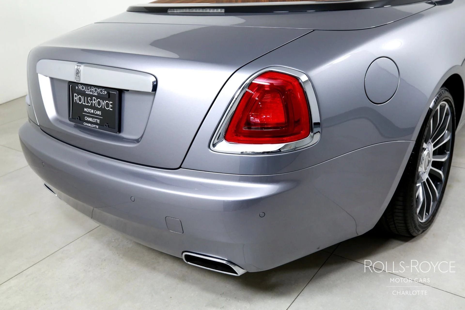 mph037_2298274653_Used_2018_Rolls_Royce_Dawn_1789143044_017971ed83