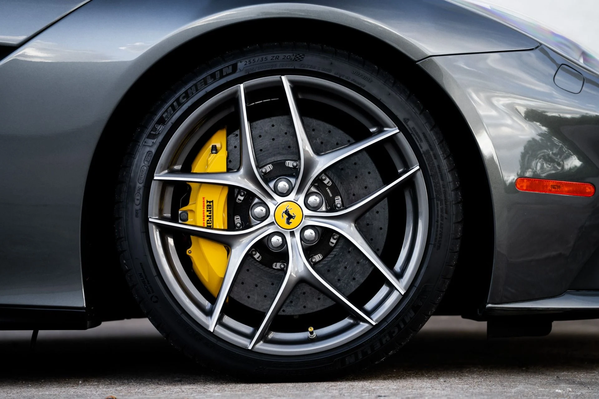 mph037_2298873218_Used_2015_Ferrari_F12berlinetta_1763421627_6f2f1de829