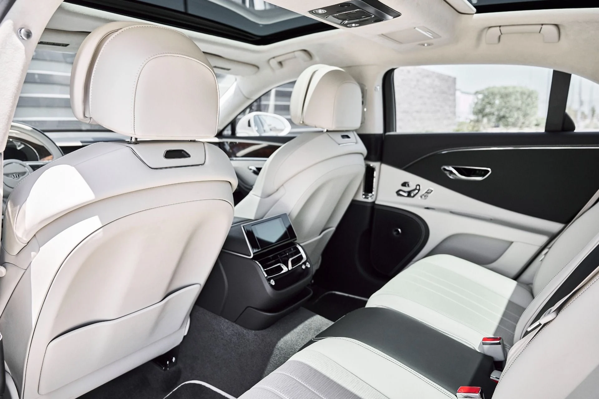 mph037_2307803496_Used_2021_Bentley_Flying_Spur_V8_1780617140_31548c1152