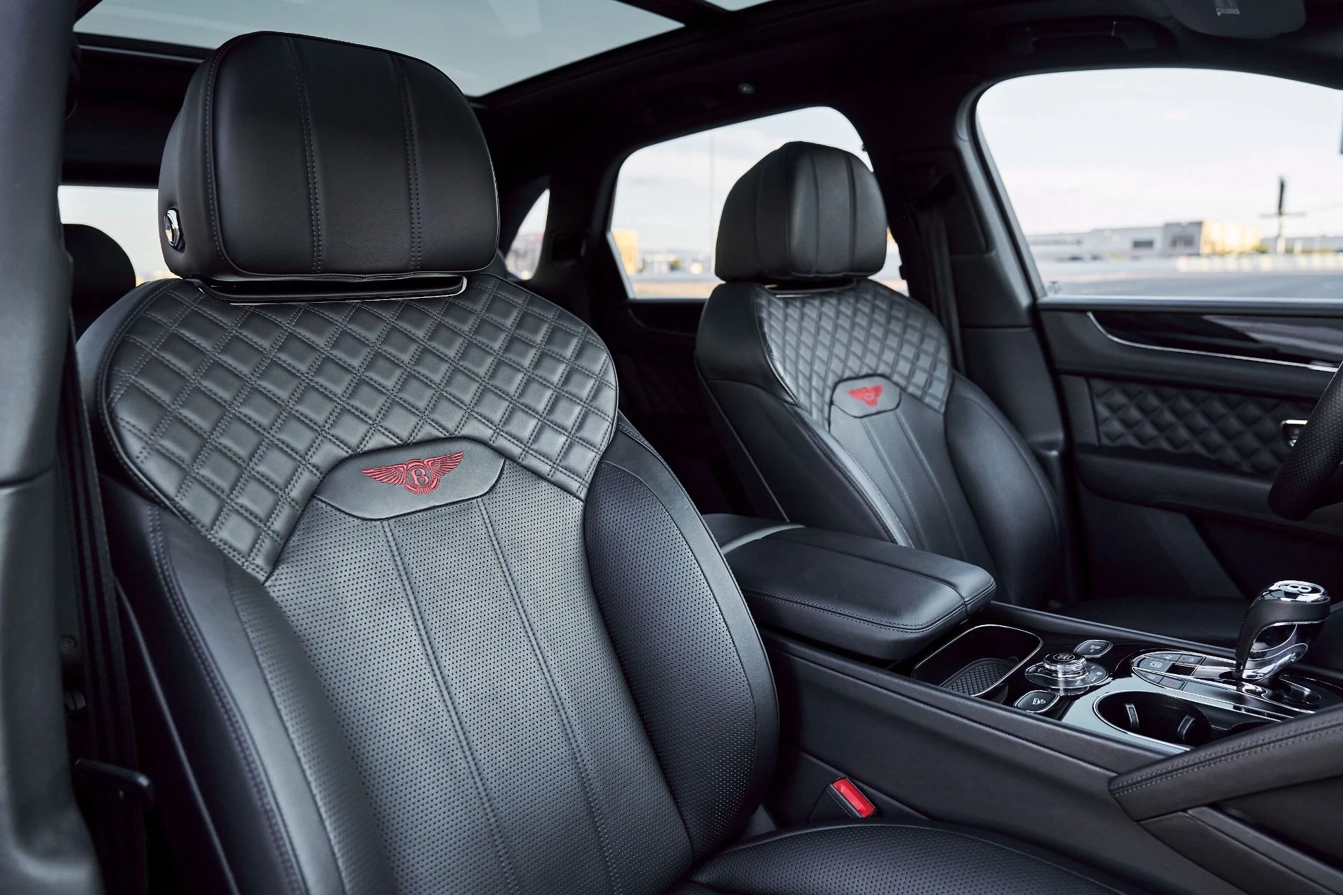 mph037_2309220419_Used_2022_Bentley_Bentayga_V8_1768246147_9029f87b7f