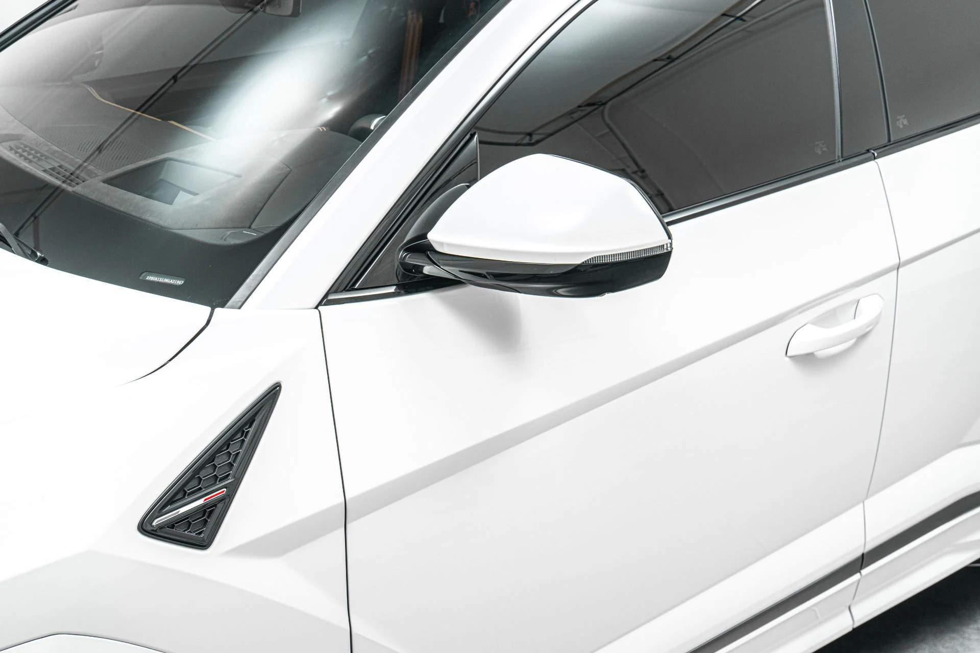 mph037_2309545055_Used_2022_Lamborghini_Urus_1778007764_00a89425e9