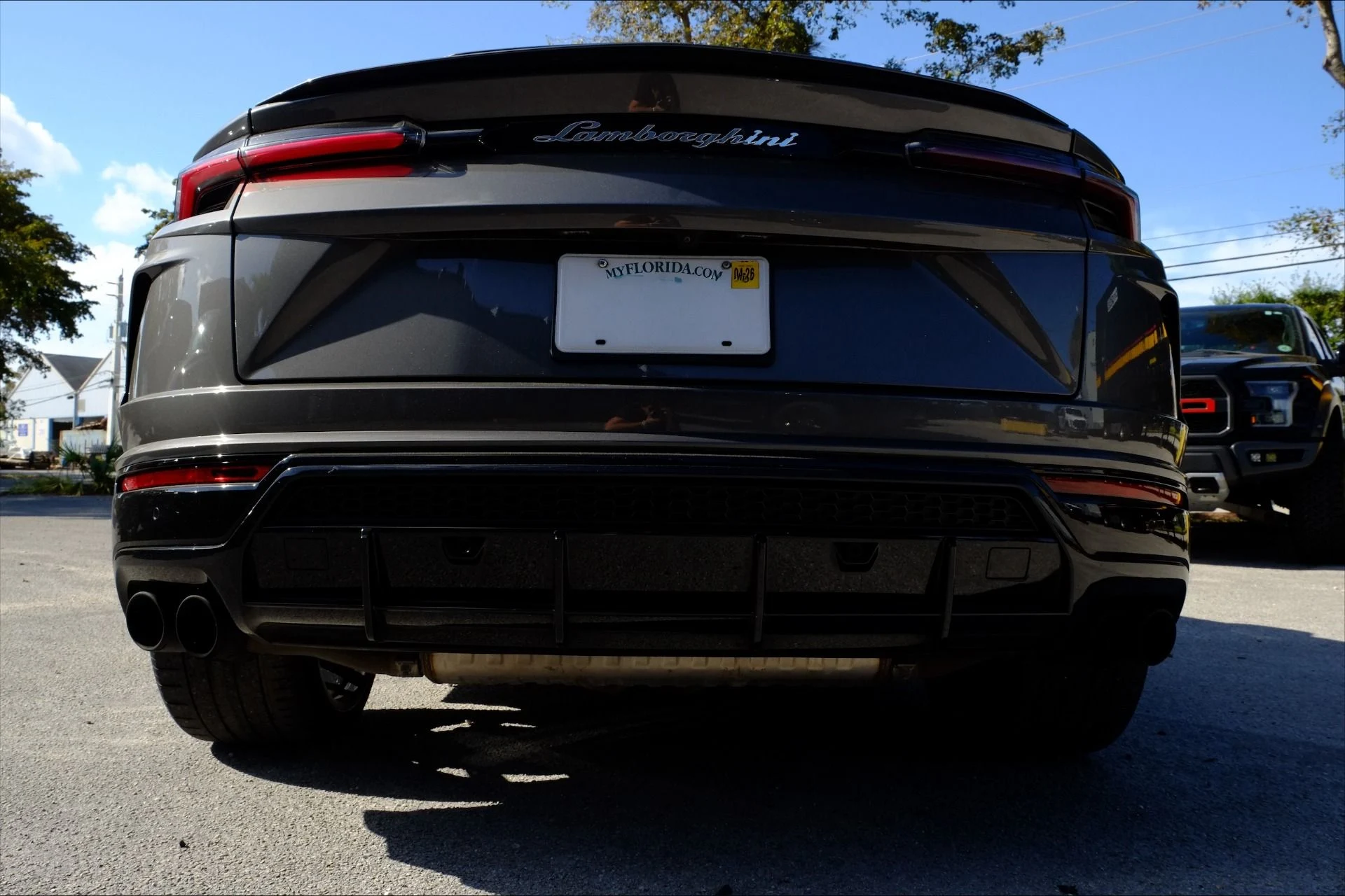 mph037_2314137125_Used_2021_Lamborghini_Urus_1776122313_2731556342