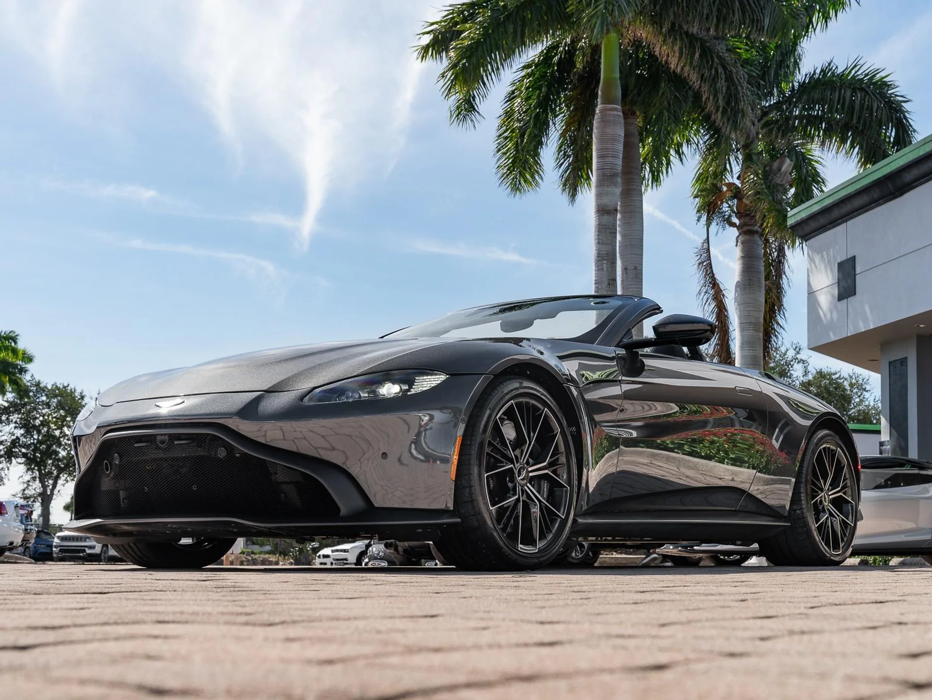 mph037_2320610230_Used_2021_Aston_Martin_Vantage_1763409980_74ce4b5bce