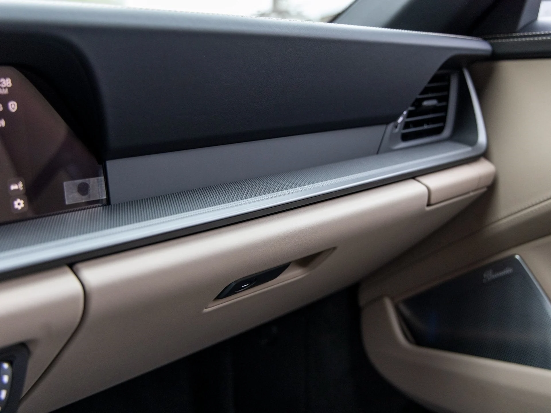 mph037_2335550962_38_dddcd9461c