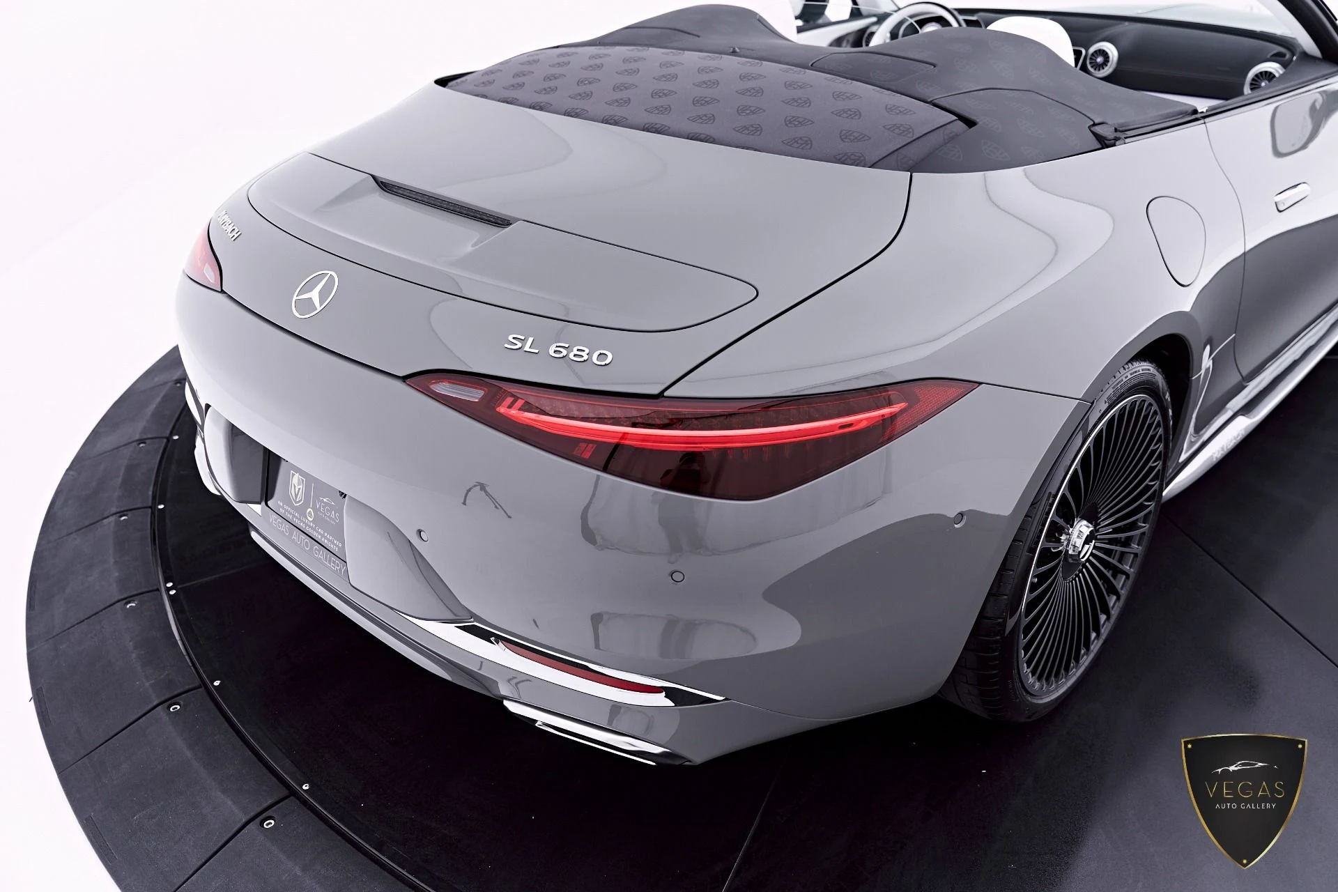 mph037_2336817011_Used_2026_Mercedes_Benz_SL_Class_Maybach_SL_680_1782236046_3afb24441f