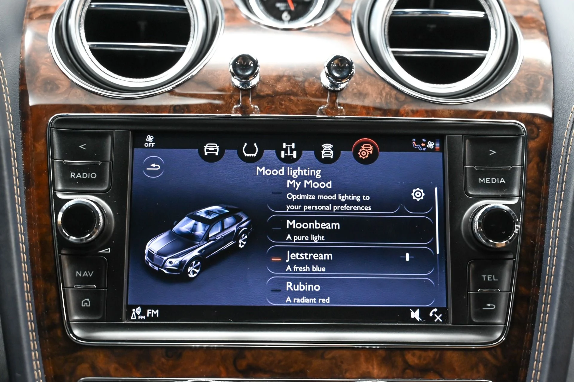 mph037_2336922258_Used_2018_Bentley_Bentayga_W12_1749249697_cfe6e94d0b