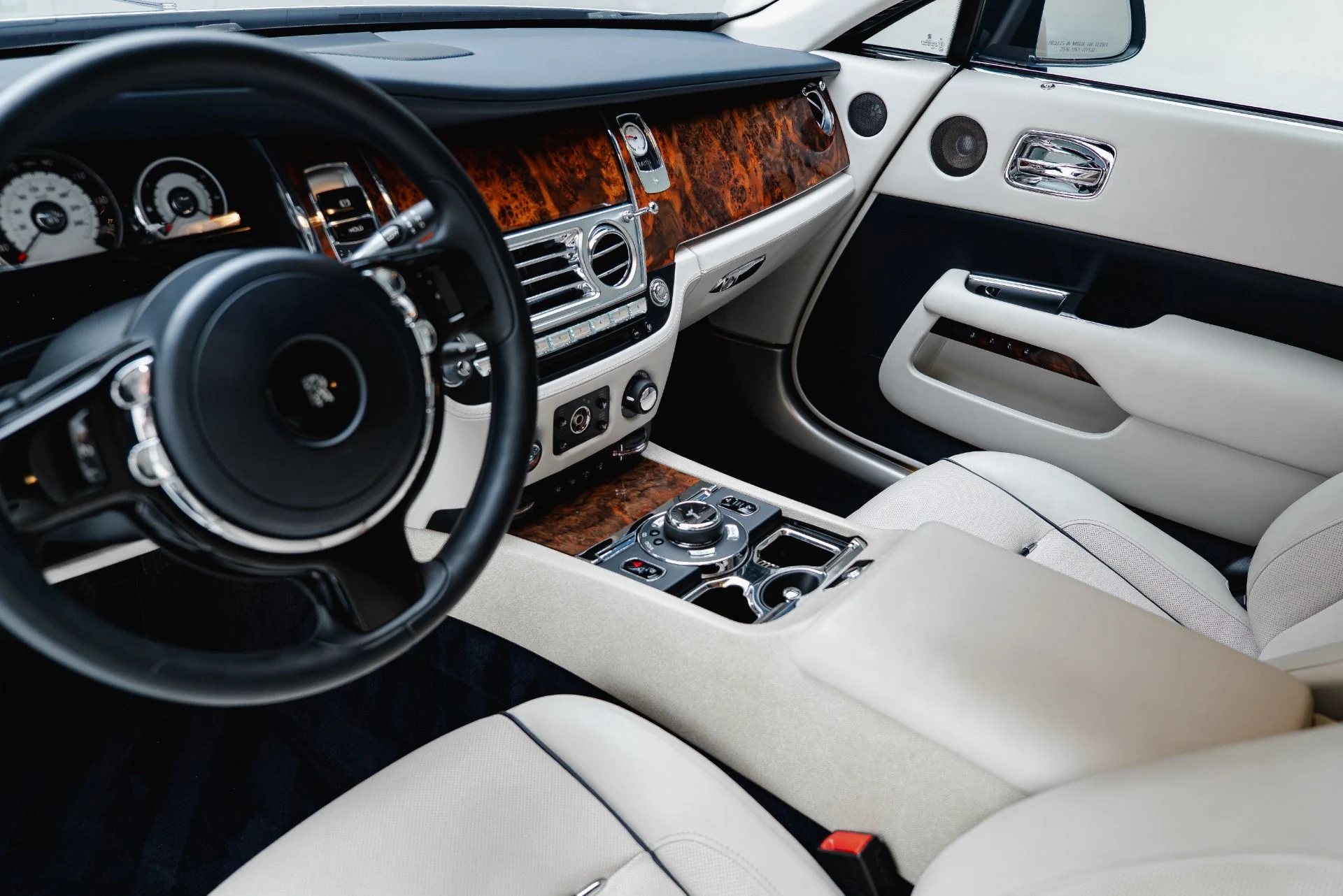 mph037_2337839062_Used_2014_Rolls_Royce_Wraith_1791401990_dfd8f422d0