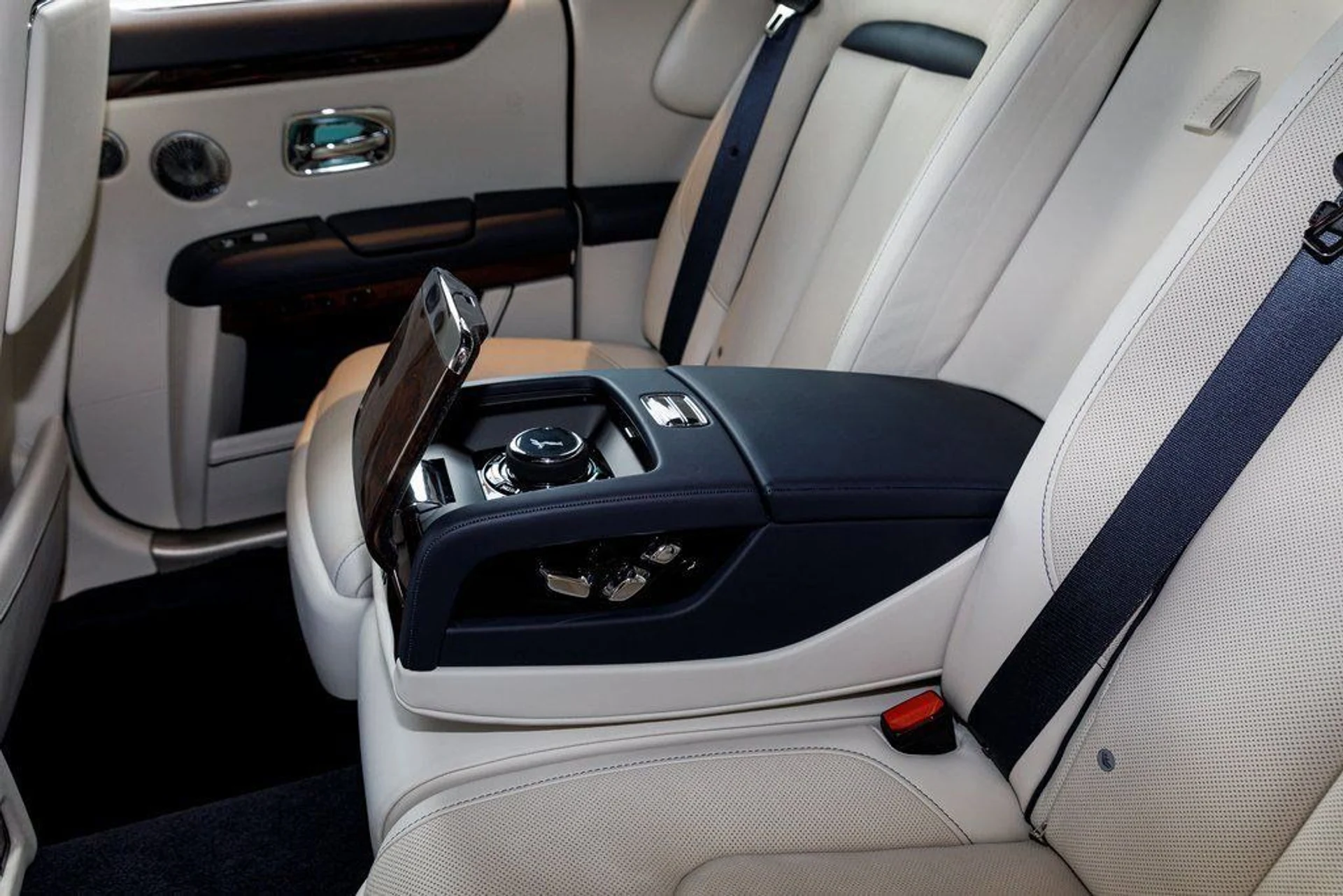 mph037_2340361731_6490995277b1a23020de050f68e83c0b_d0e7c72b35