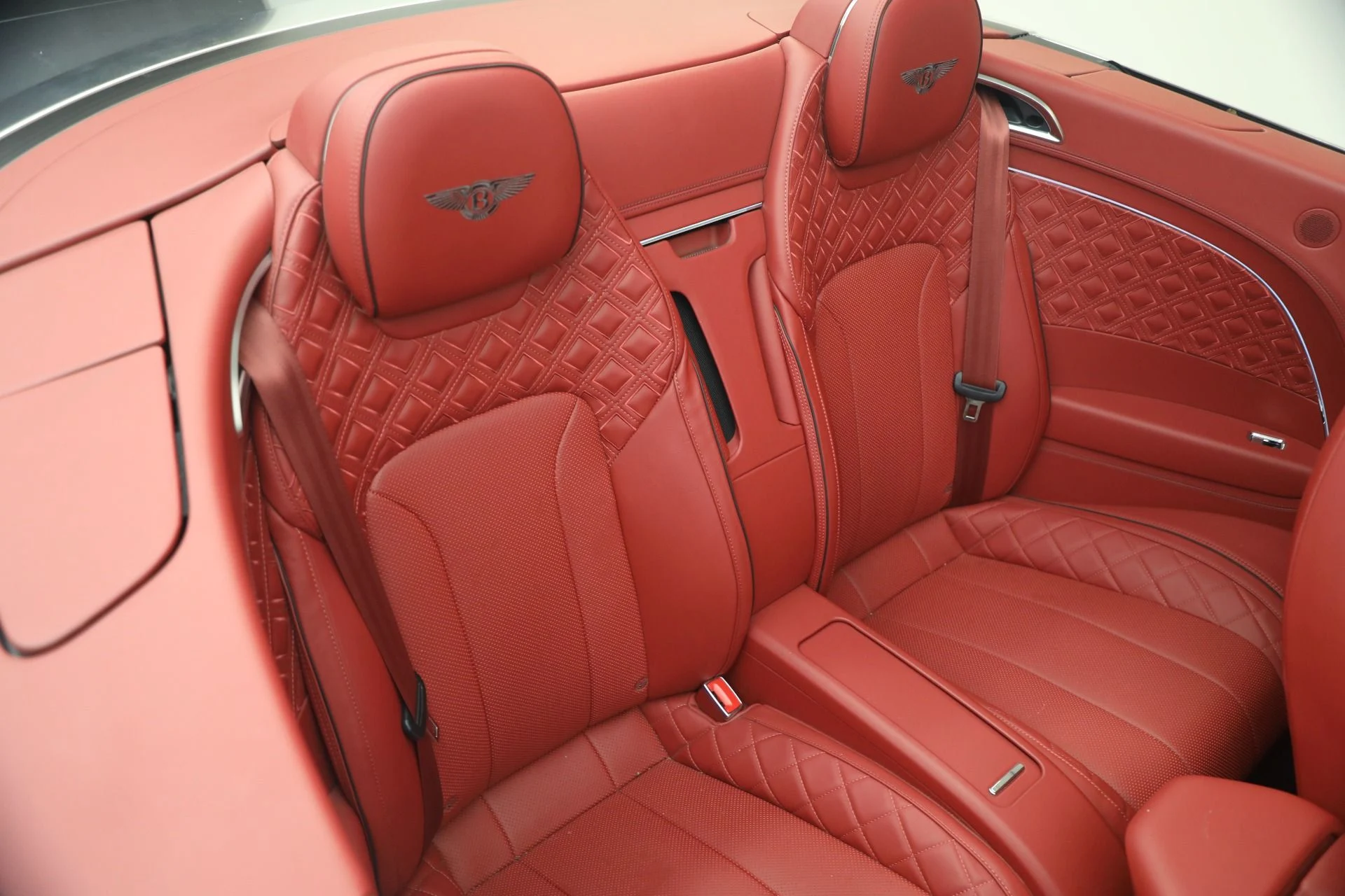 mph037_2344231773_Used_2022_Bentley_Continental_GTC_V8_1784133779_3eec22f1e7