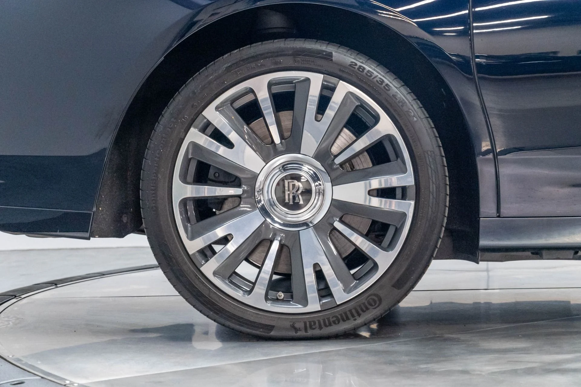 mph037_2355450932_Used_2018_Rolls_Royce_Ghost_Base_1786492649_9dd87fd5ae