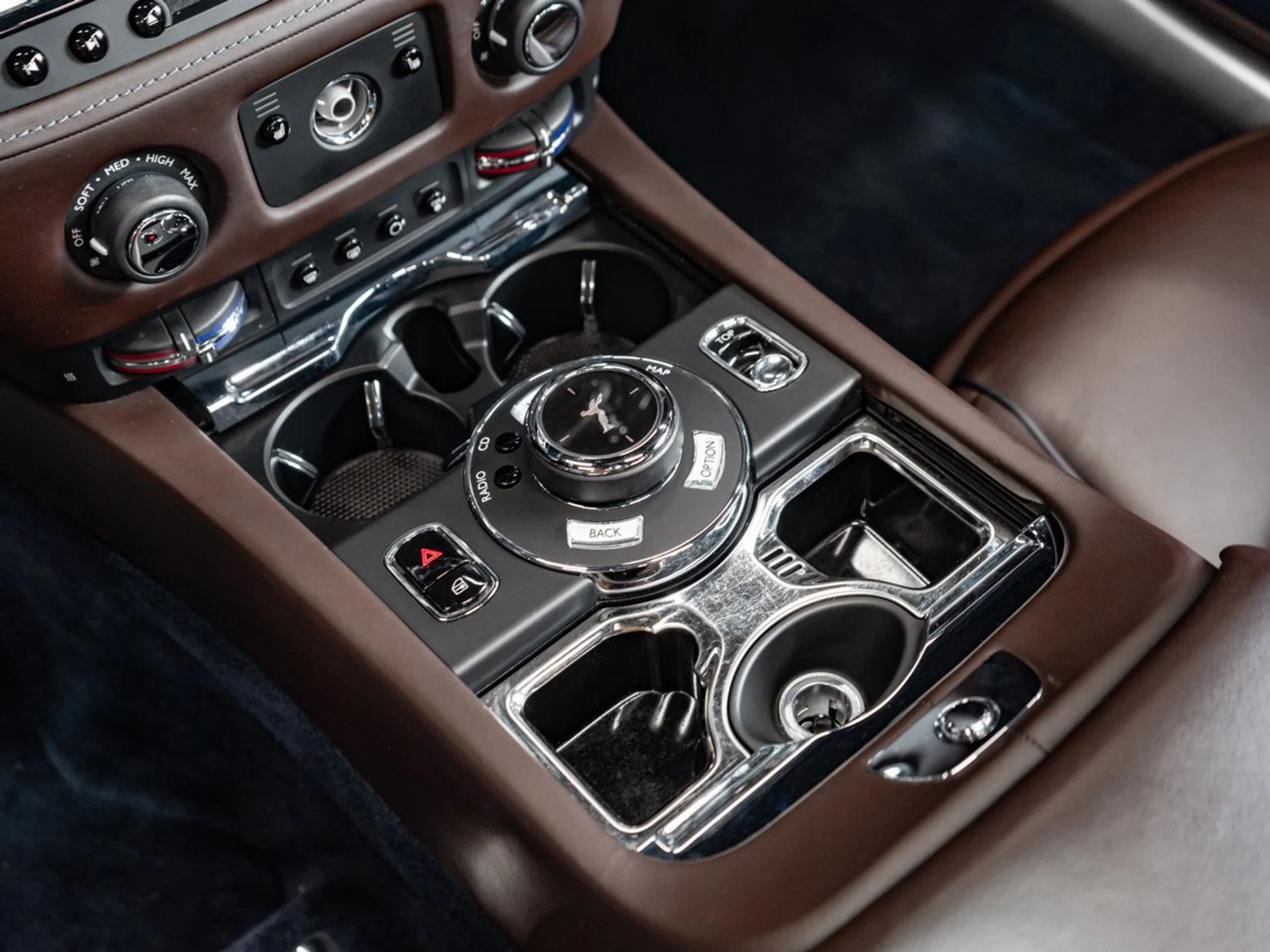 mph037_2362707720_rolls_royce_dawn_2016_d4bf55cd39