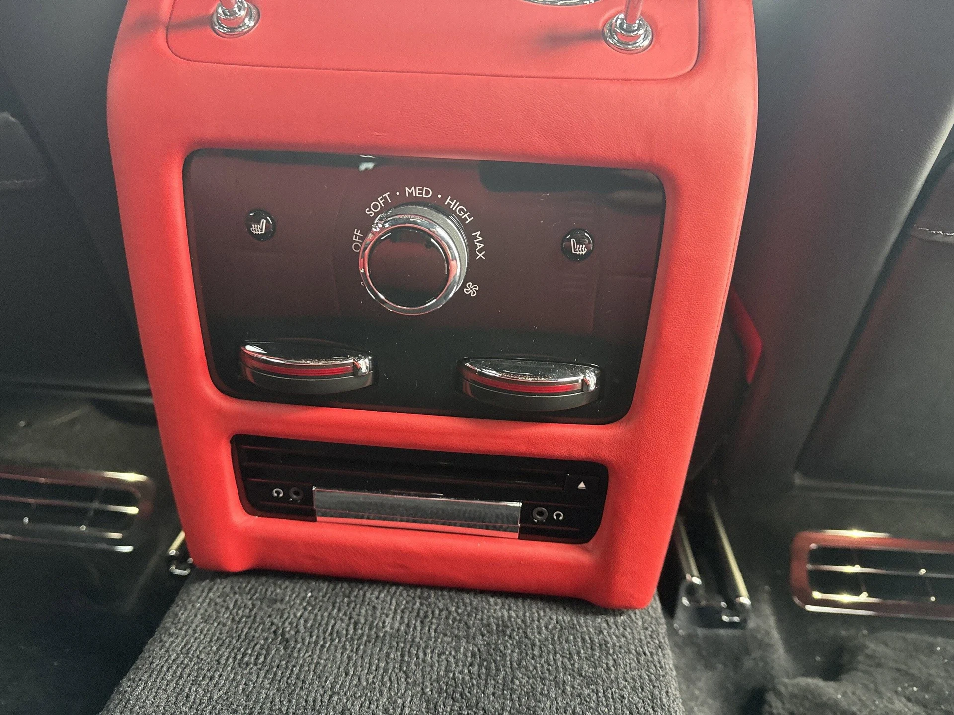 mph037_2365464051_42266af4cf20108abf5b17dd76ca4cc3x_d7dce03051