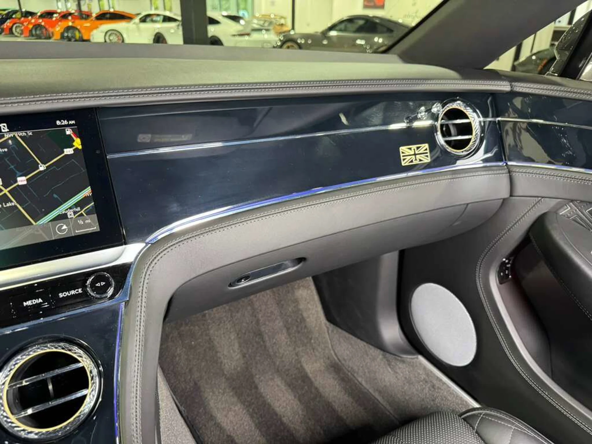 mph037_2367629467_64295eb210703ab57180e63bbd0e1fb1_02356bbd91