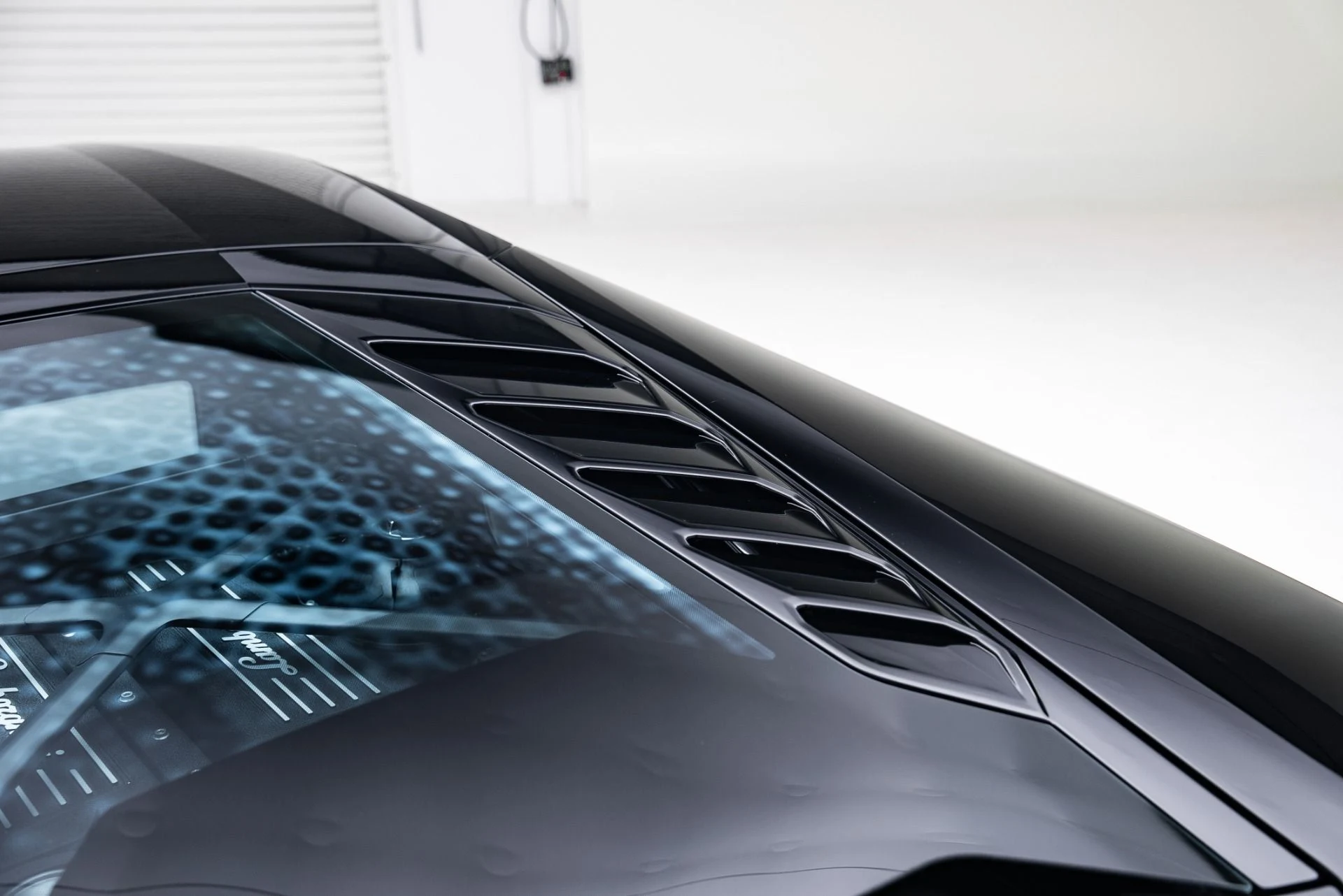 mph037_2382117440_Used_2021_Lamborghini_Huracan_EVO_1765497045_7b92107d25