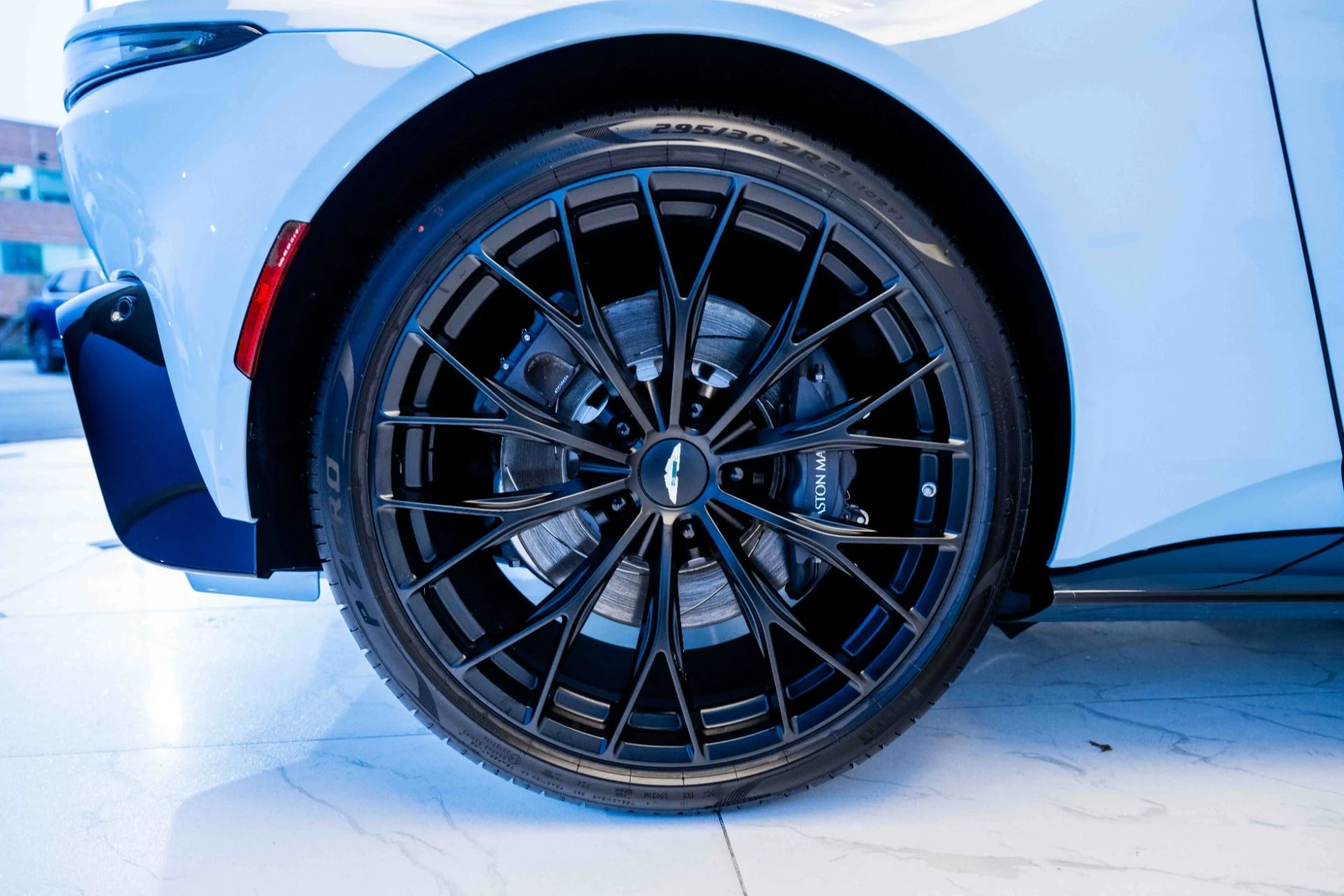 mph037_2382377142_Used_2023_Aston_Martin_Vantage_V8_Coupe_1699283559_89cb31c197