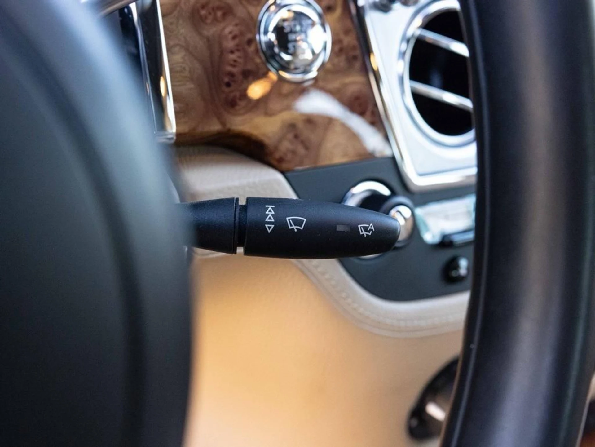 mph037_2385198533_481787351_6944231c4f23a11bfcaf554e_8f46f8b7c3