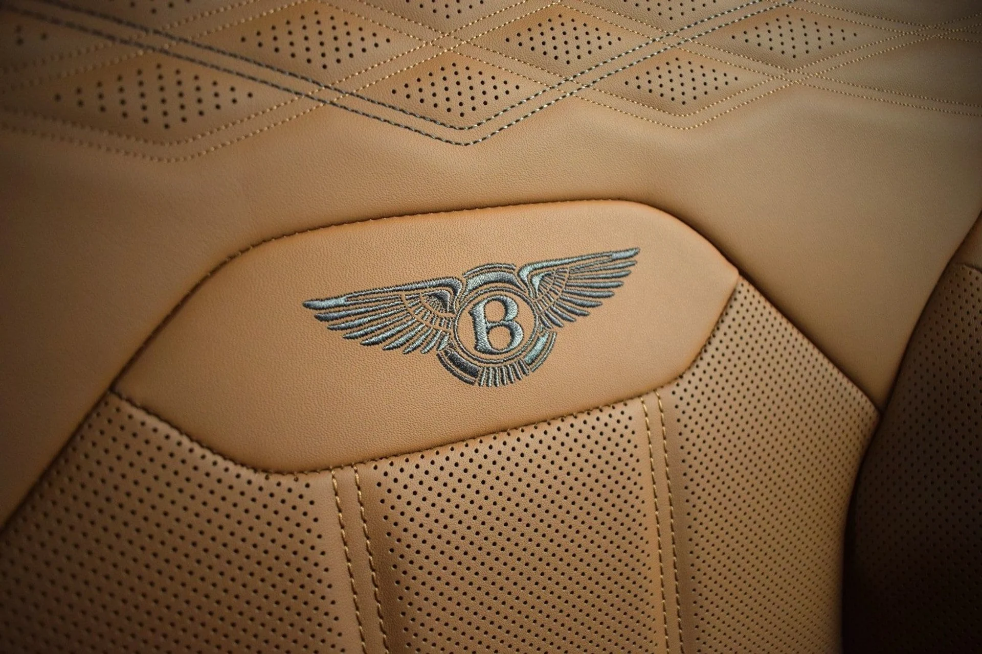 mph037_2385490367_88bc32b8e04a198f3ab703635bbd44e6x_dca34d9dc6